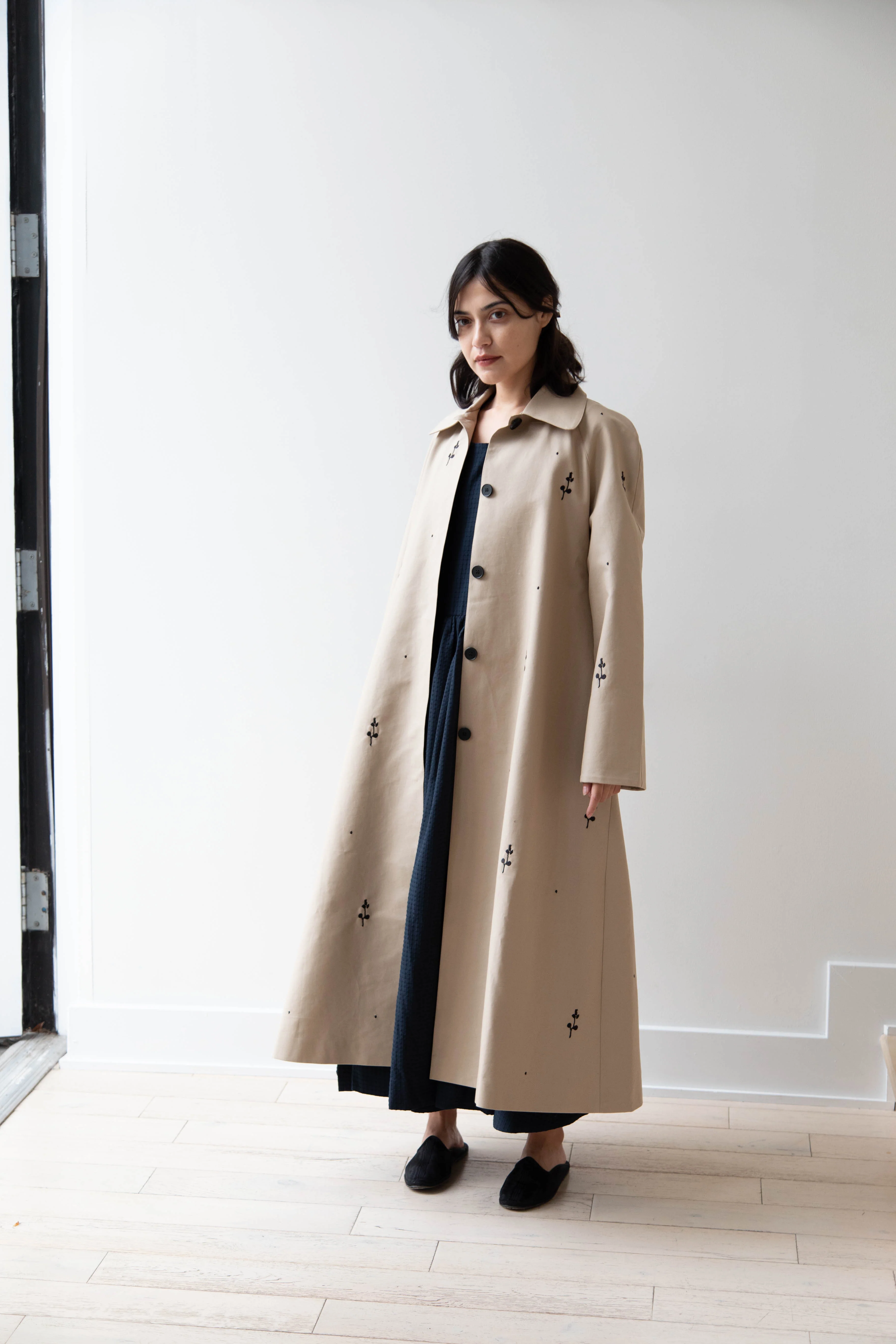 Delegan | Trench Coat with Embroidery in Beige & Black - Image 11