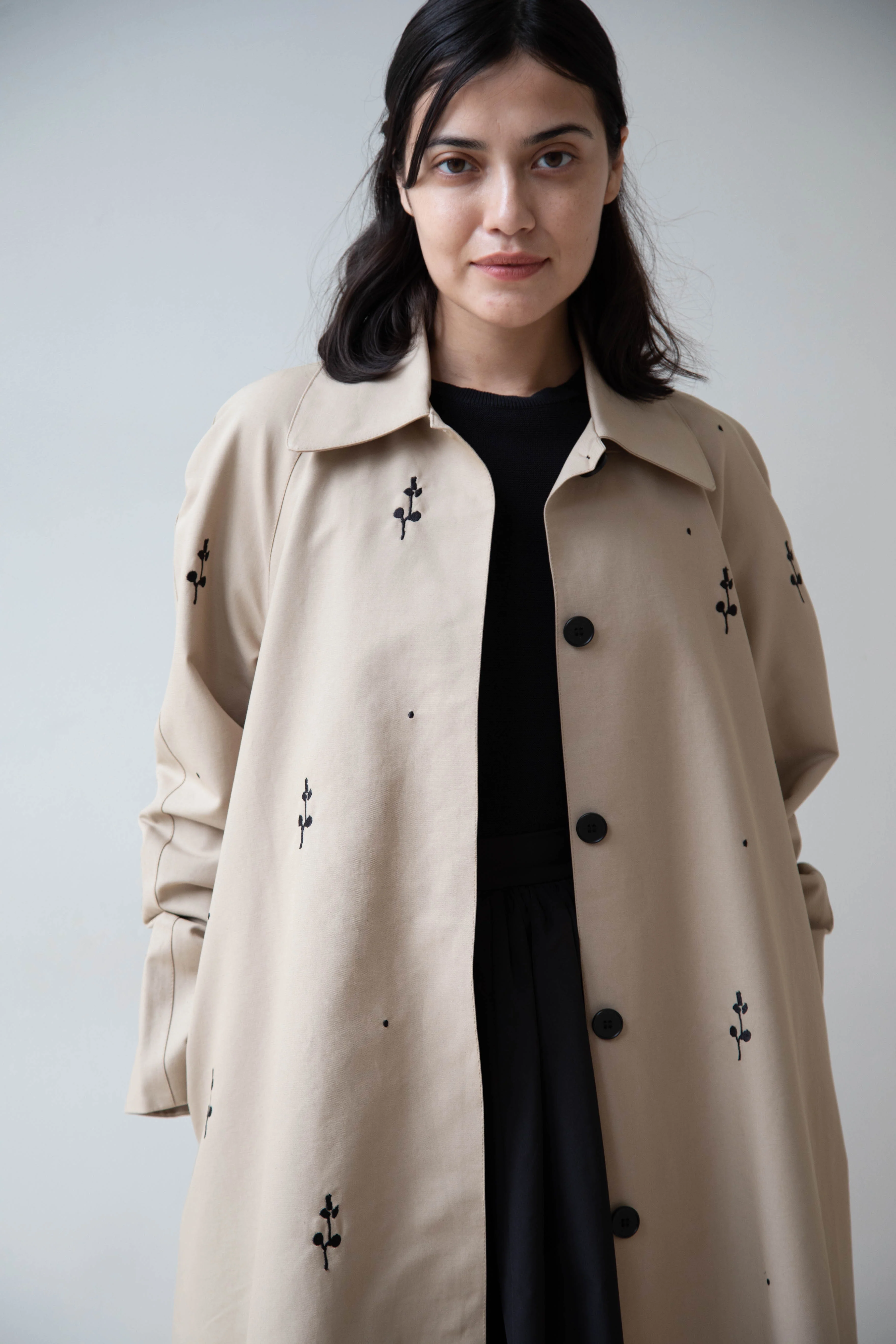 Delegan | Trench Coat with Embroidery in Beige & Black - Image 41