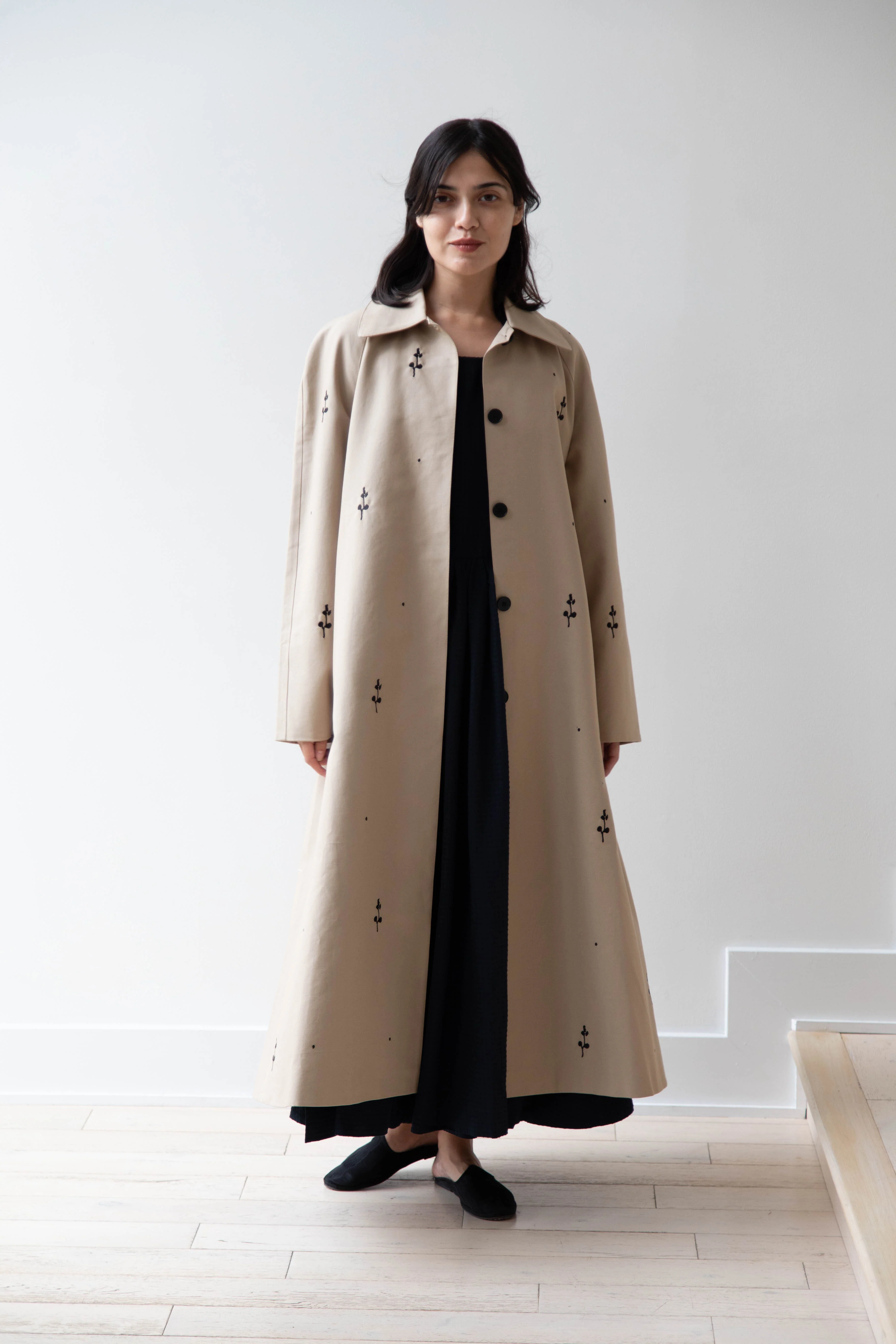 Delegan | Trench Coat with Embroidery in Beige & Black - Image 7