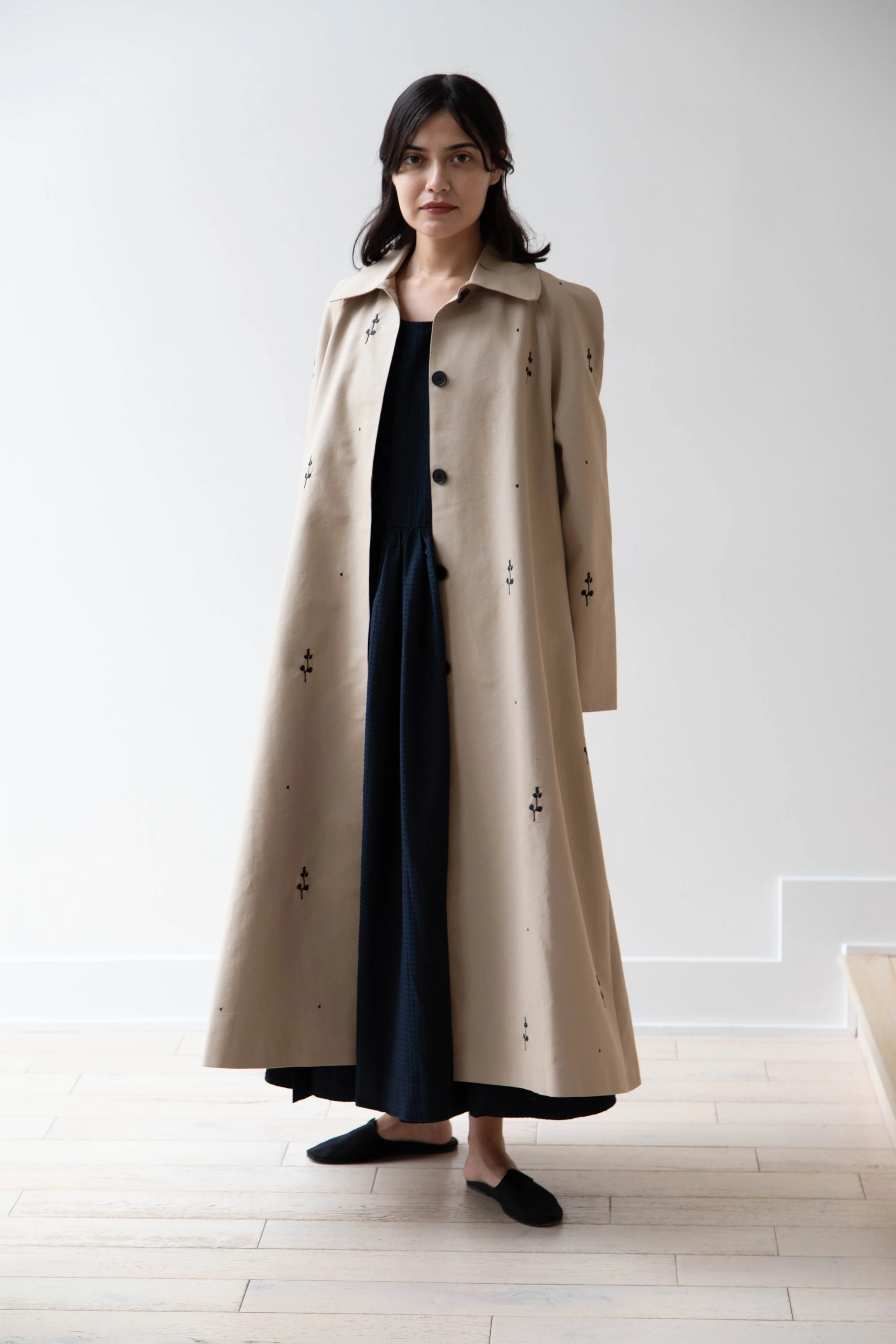 Delegan | Trench Coat with Embroidery in Beige & Black - Image 9