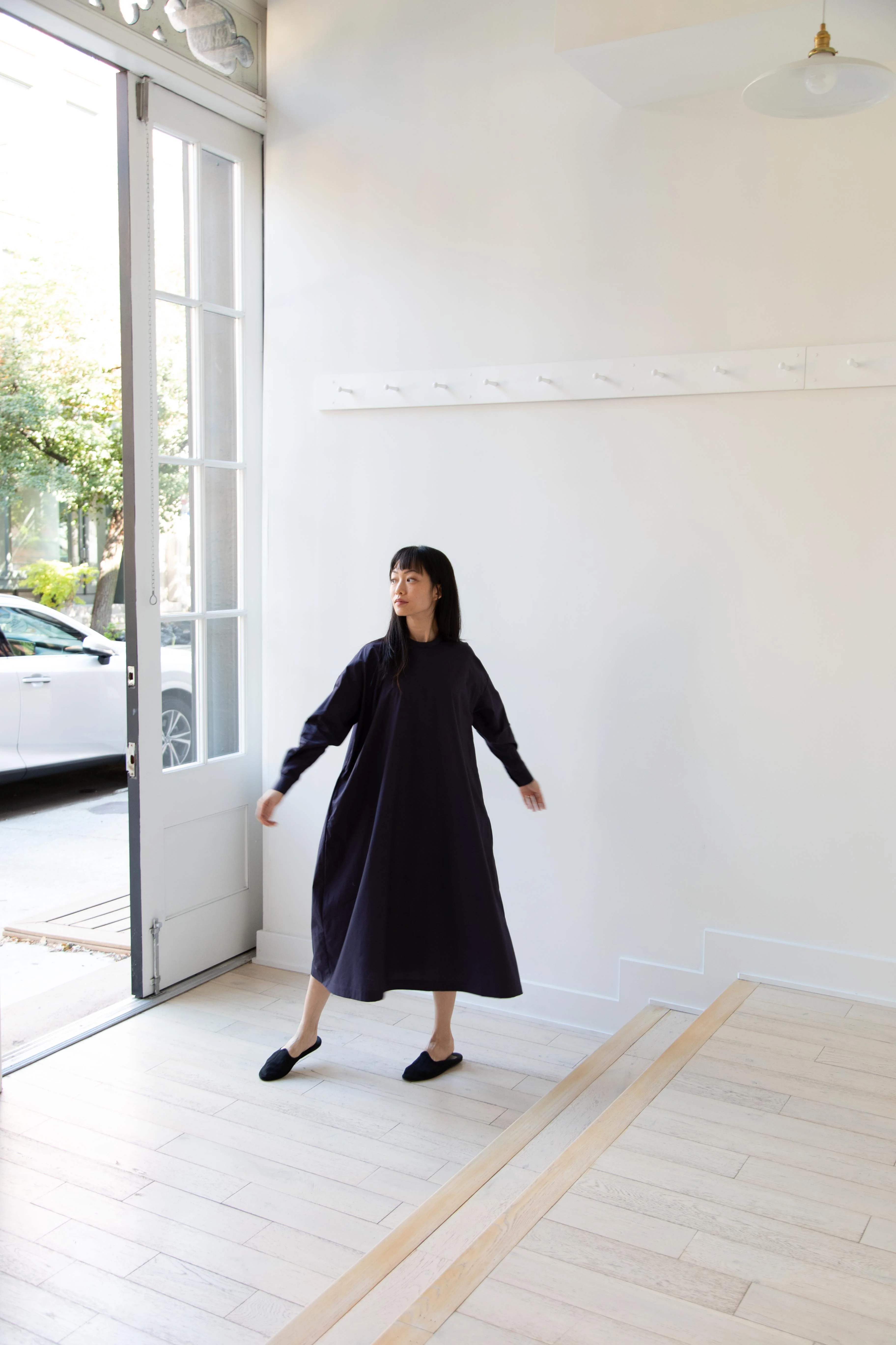 École De Curiosités | Damia Dress in Navy Cotton - Image 10