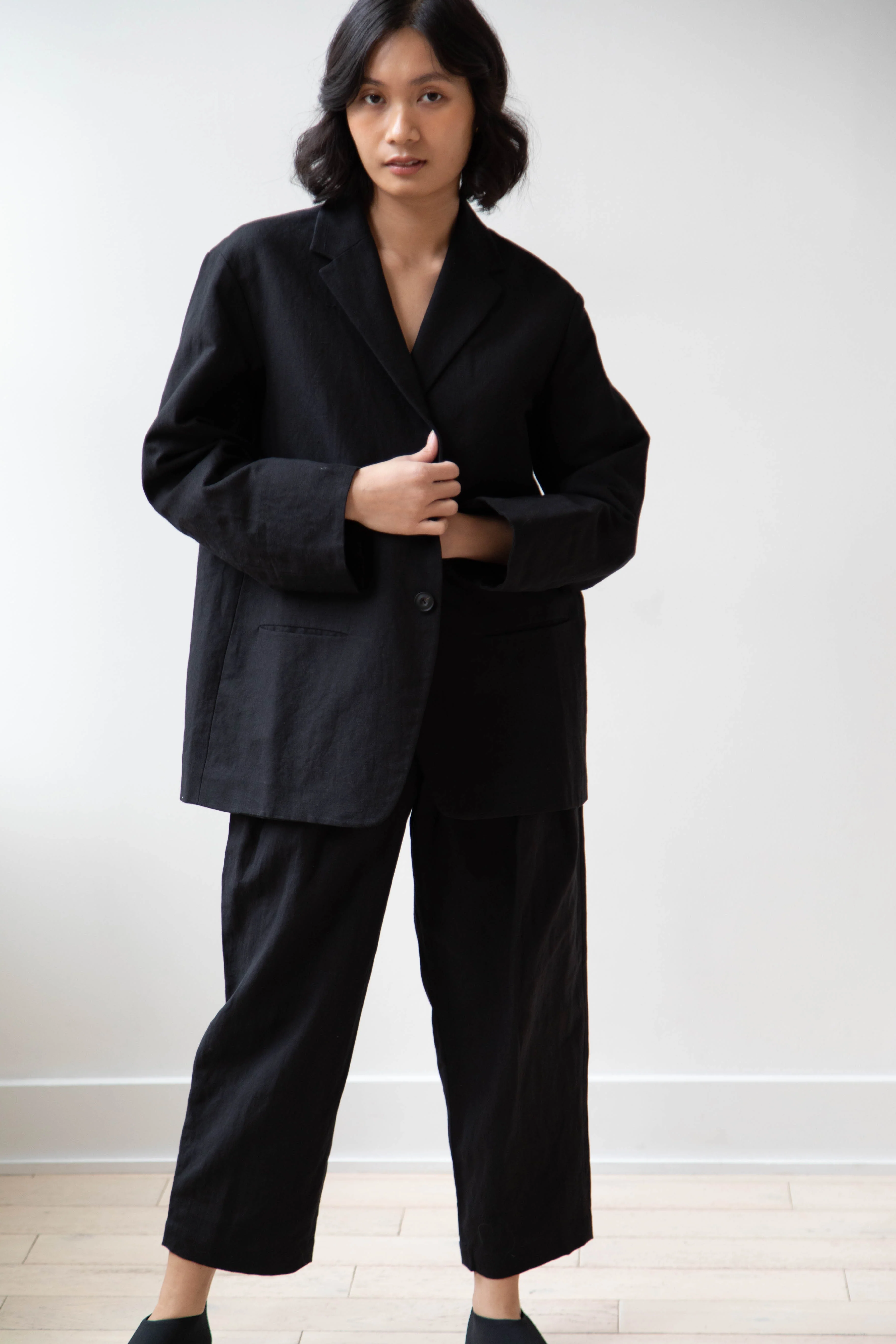 École de Curiosités | Edouard Jacket in Black Linen Cotton - Image 19