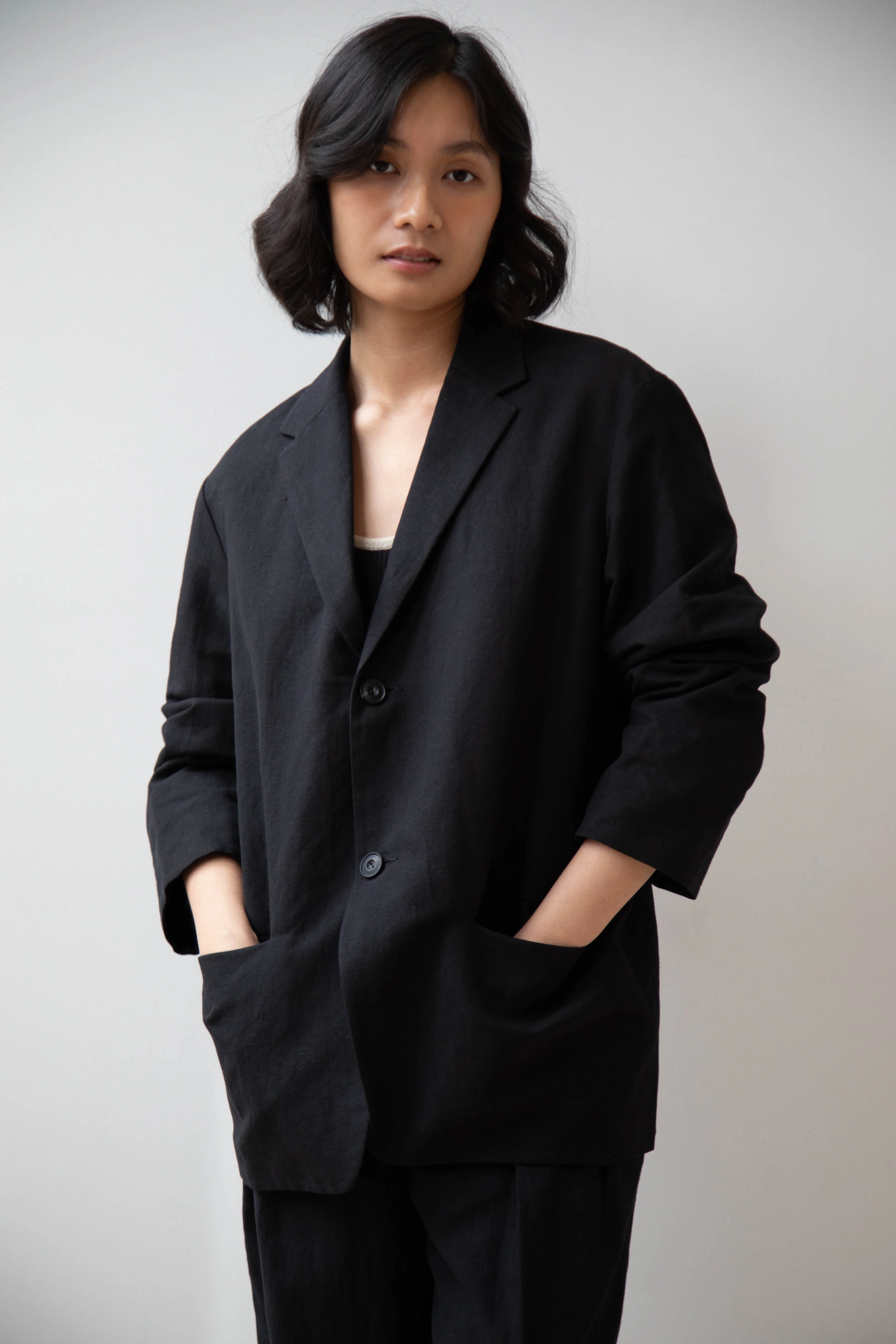 École de Curiosités | Edouard Jacket in Black Linen Cotton - Image 31