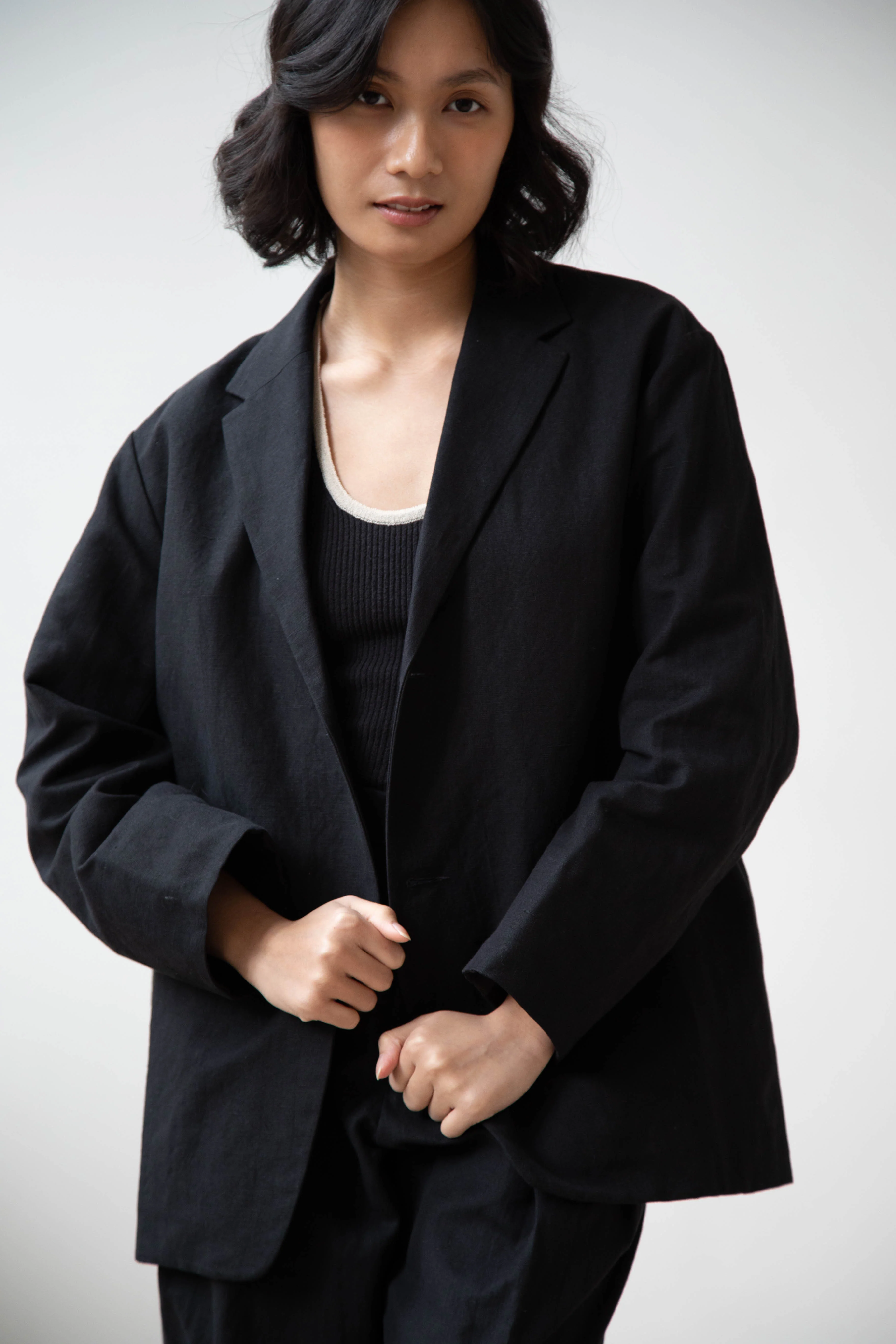 École de Curiosités | Edouard Jacket in Black Linen Cotton - Image 9