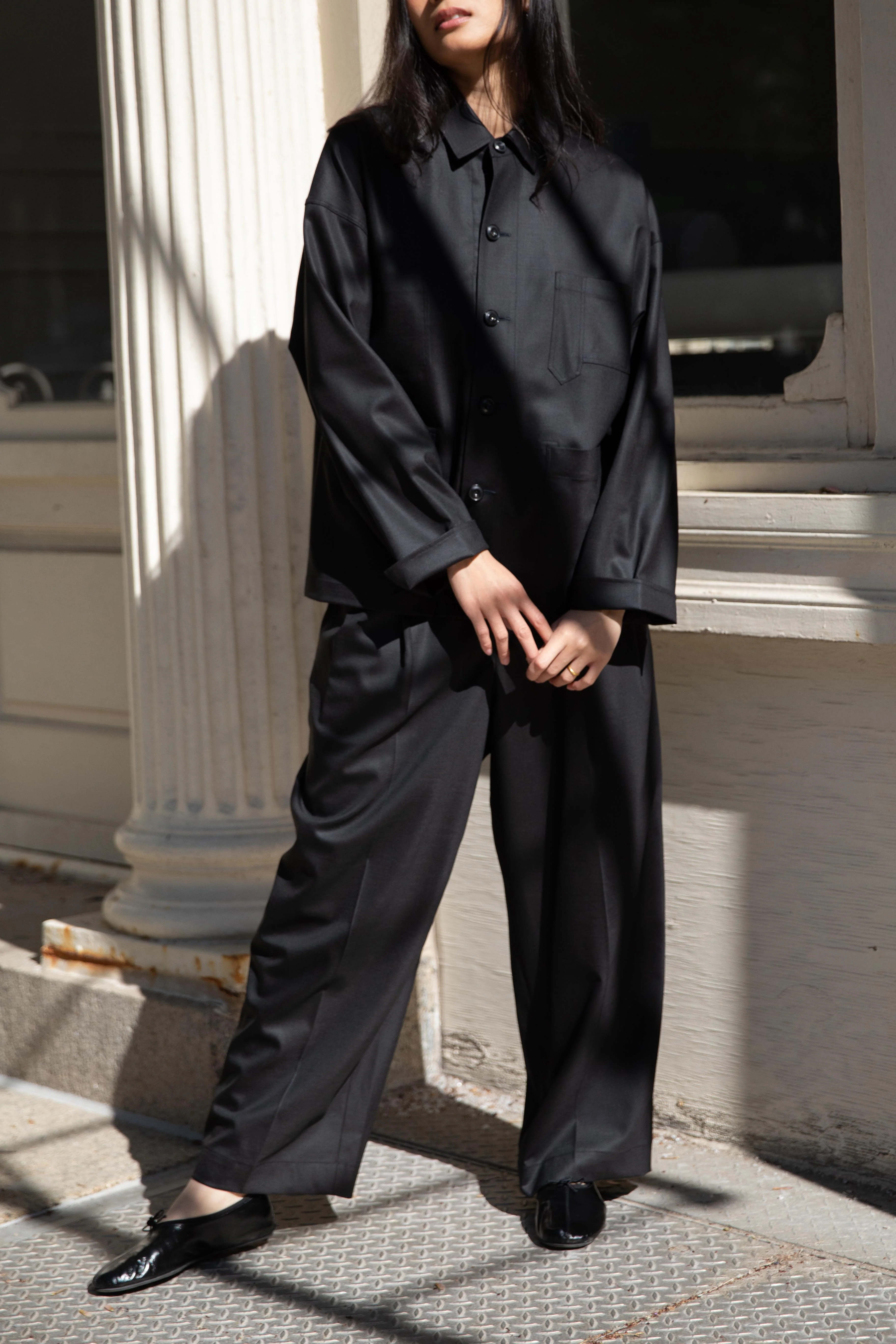 École De Curiosités | Jude Round Buttons Jacket in Black - Image 20