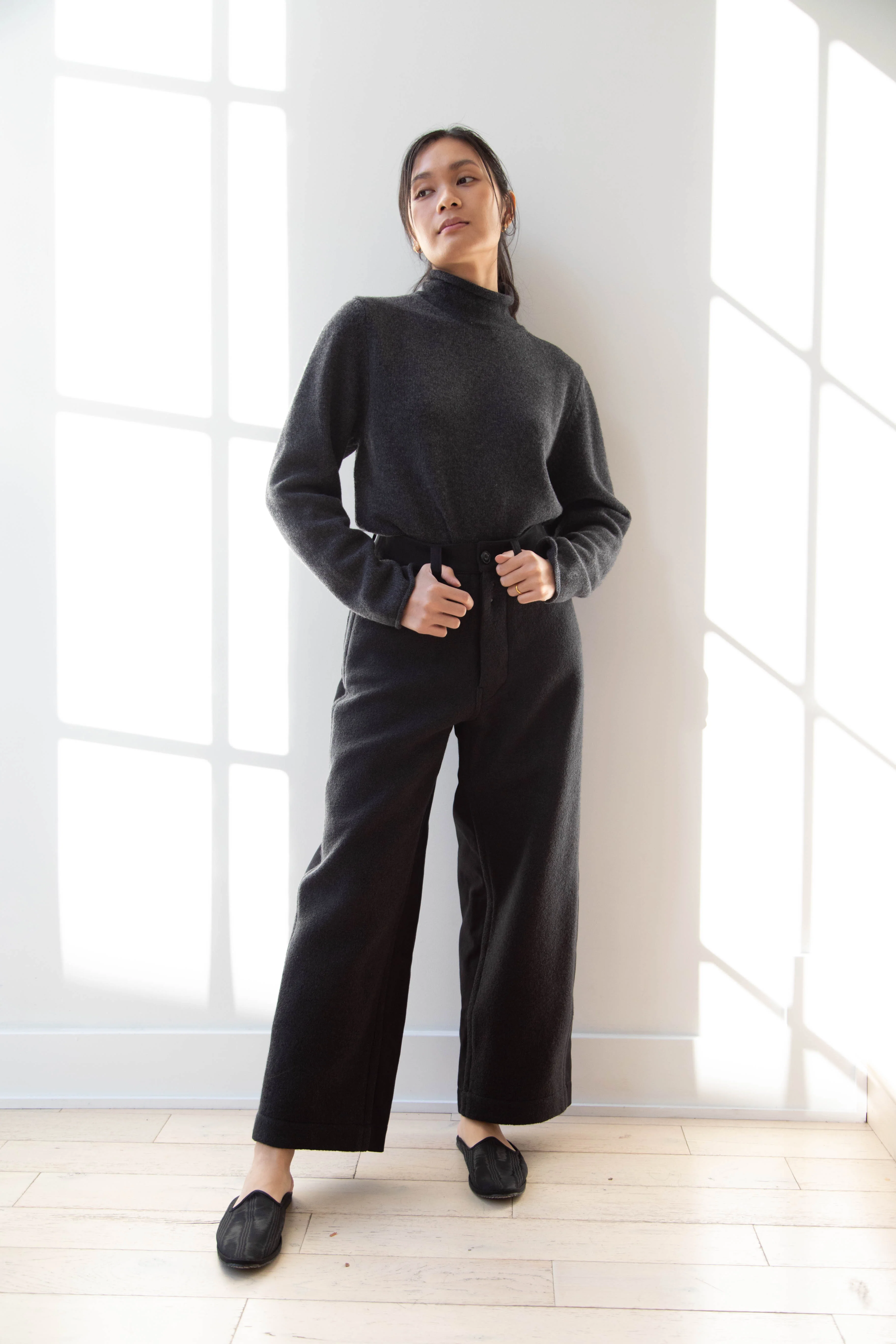 École de Curiosités | Peg Pants in Black & Black - Image 16