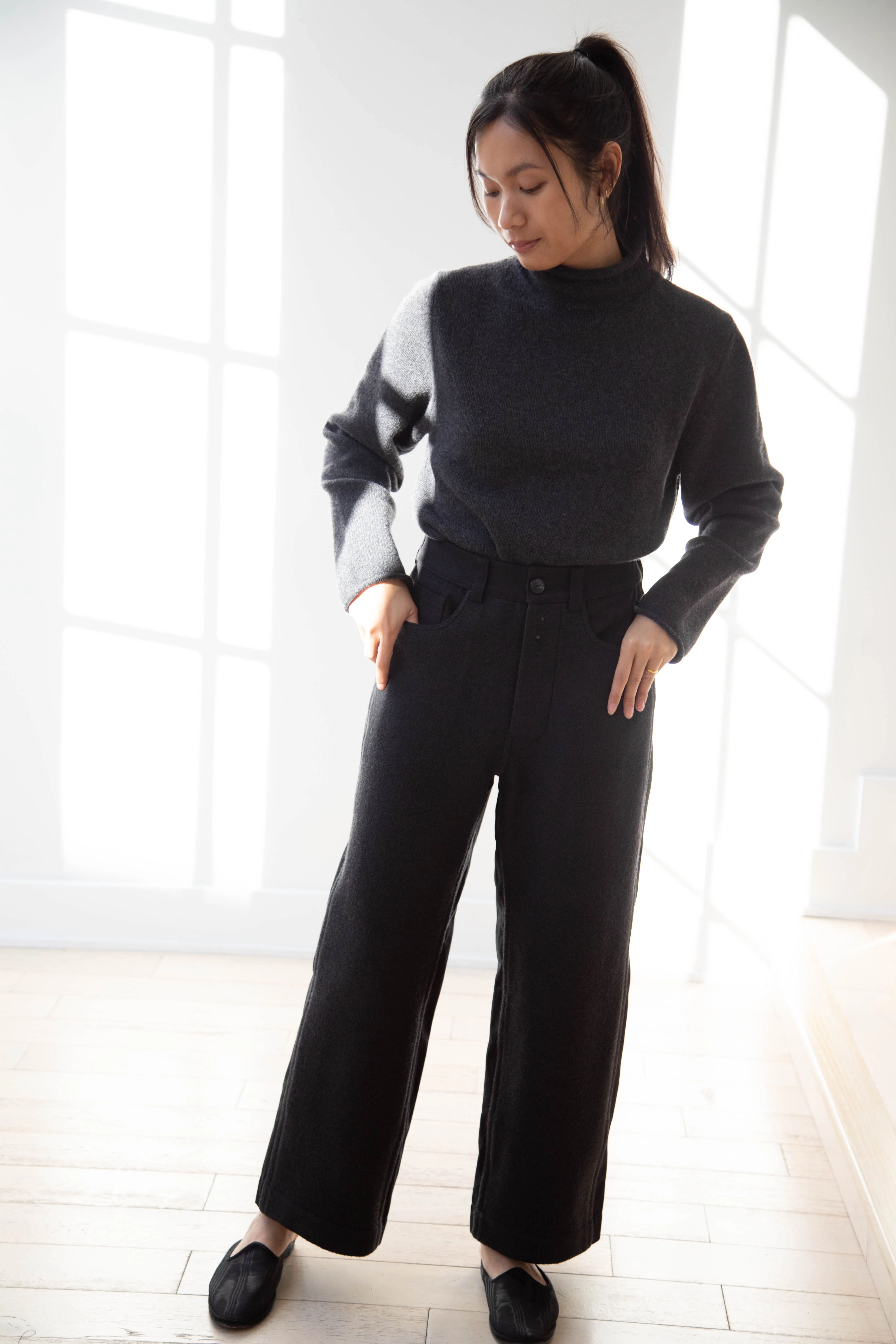 École de Curiosités | Peg Pants in Black & Black - Image 2