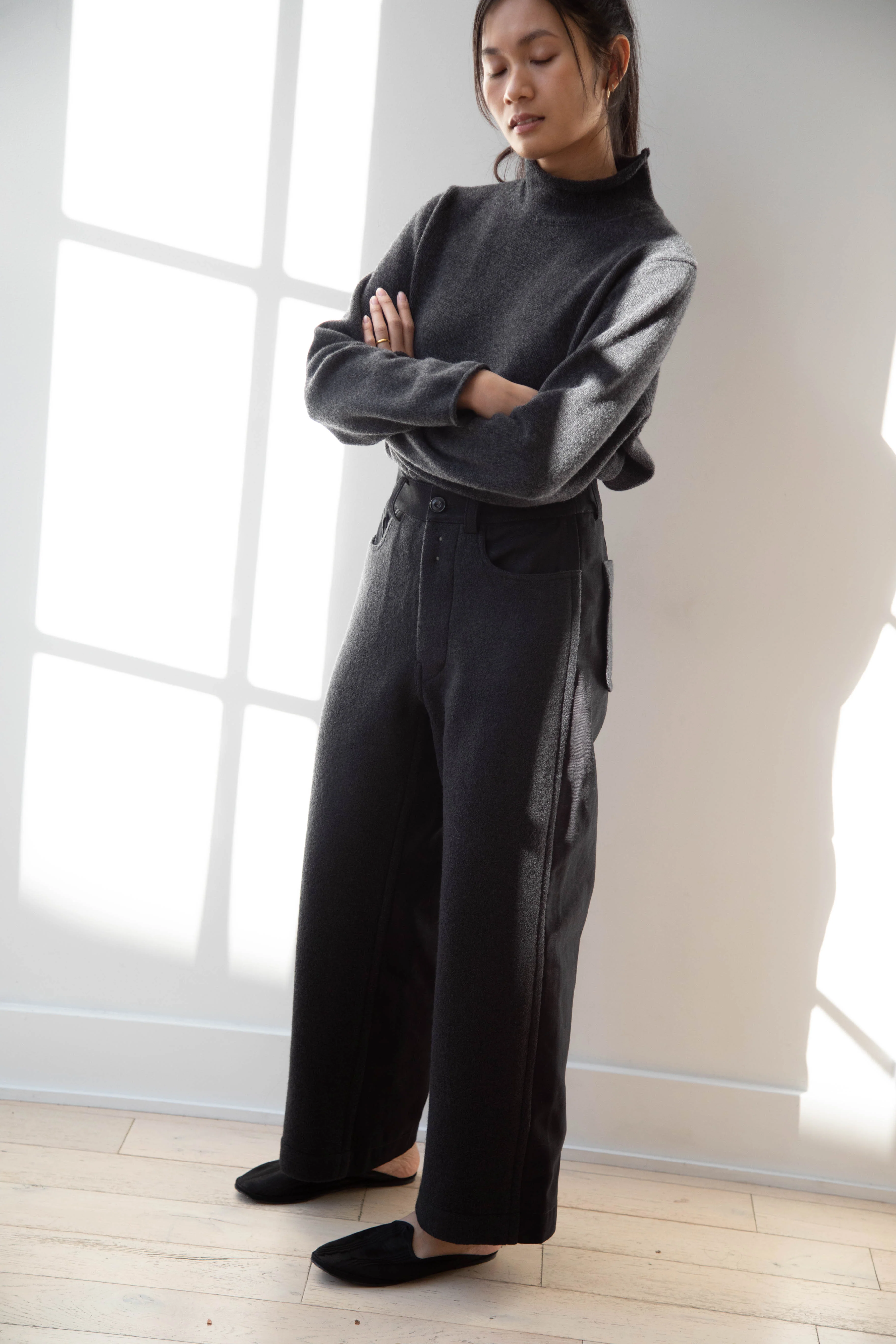 École de Curiosités | Peg Pants in Black & Black - Image 28