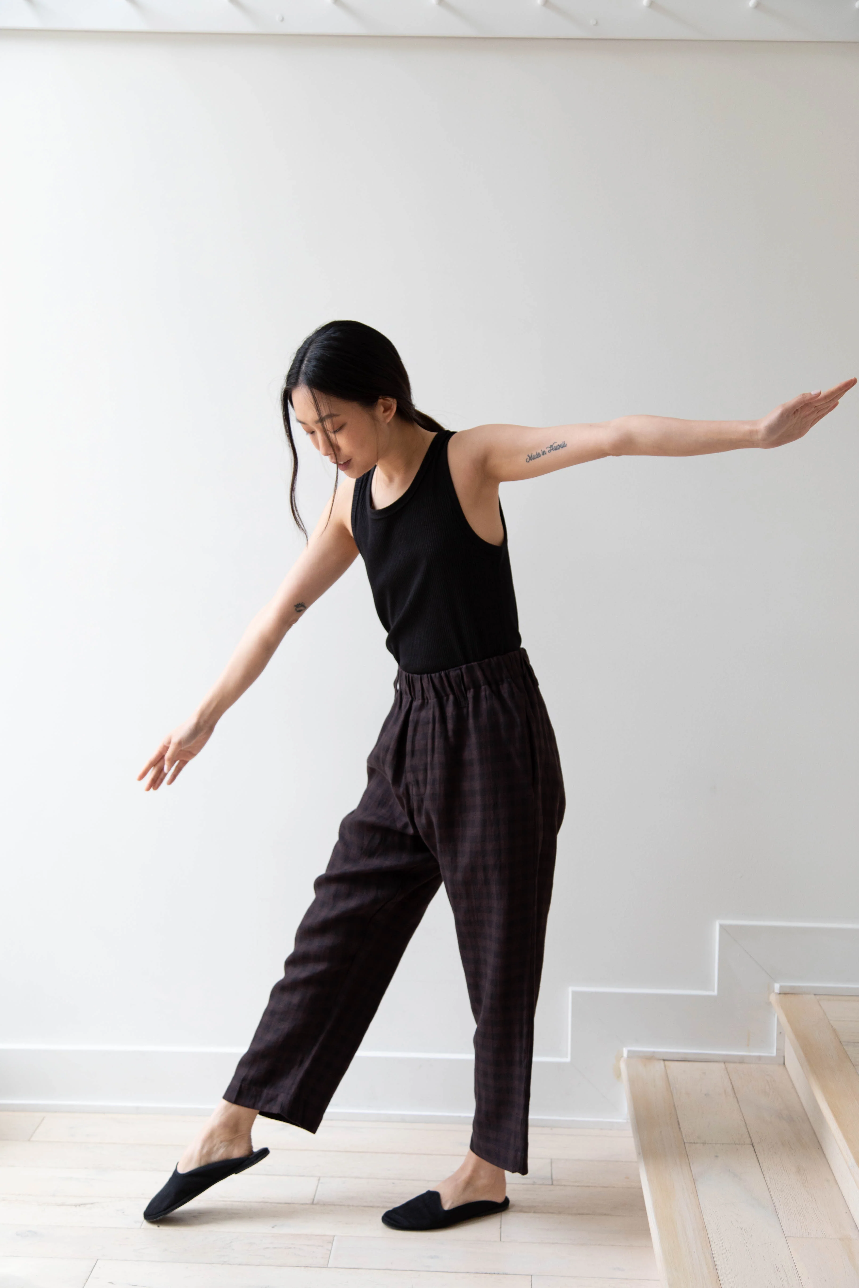 Evan Kinori Elastic Pants in Check - Image 8