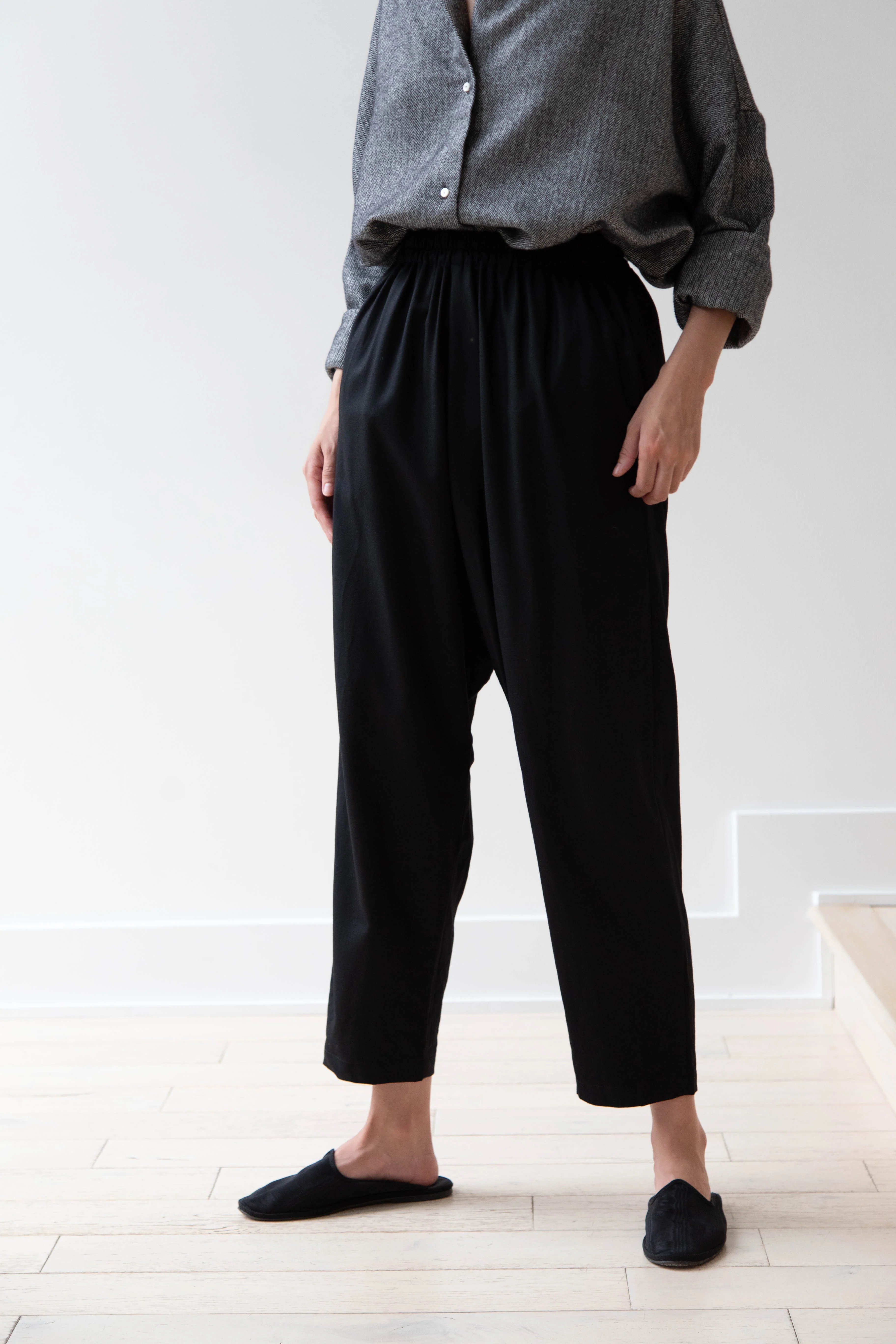Gallego Desportes | Tapered Trouser in Black Wool - Image 11