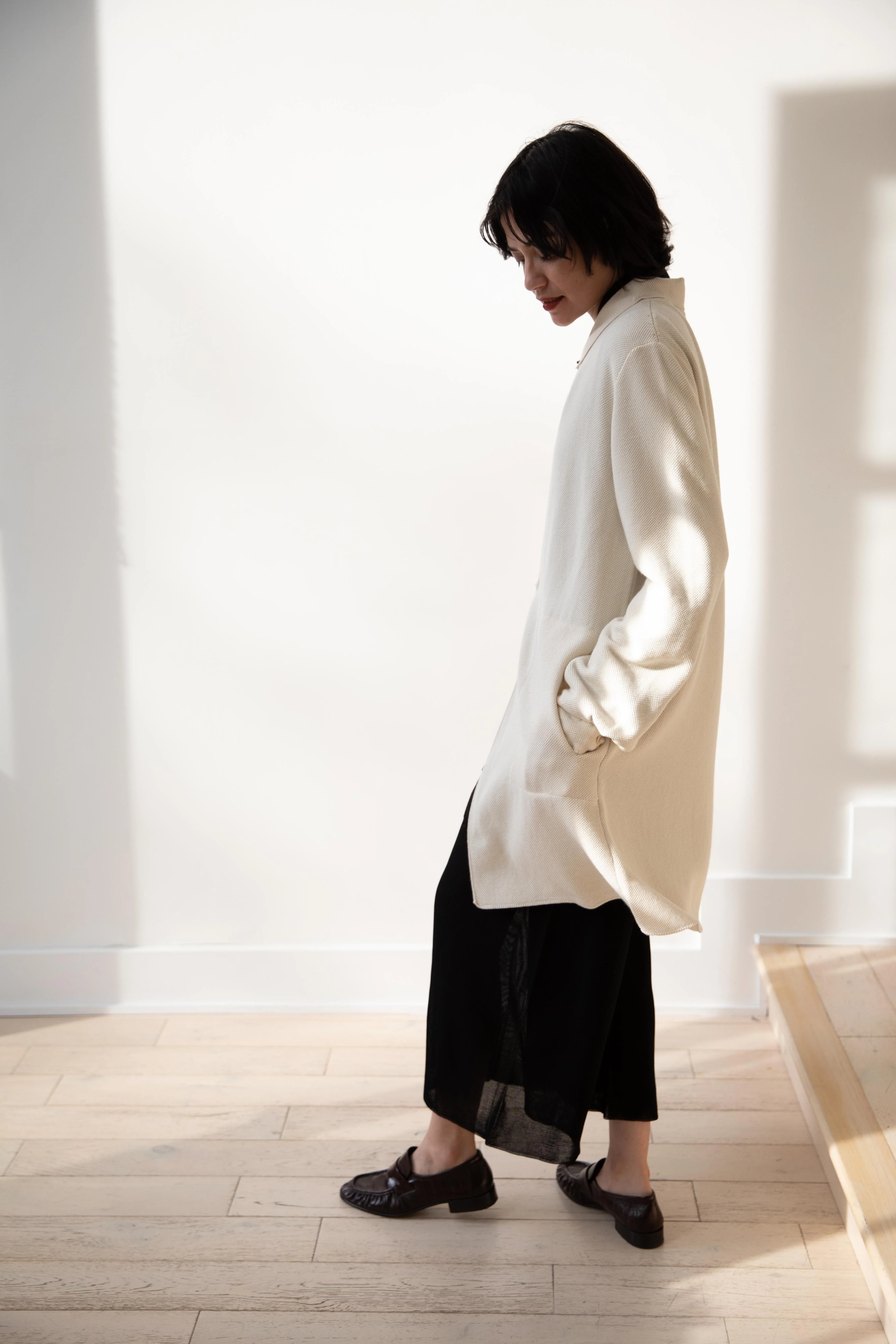 Grey's | Smock Shirt in White - Image 31