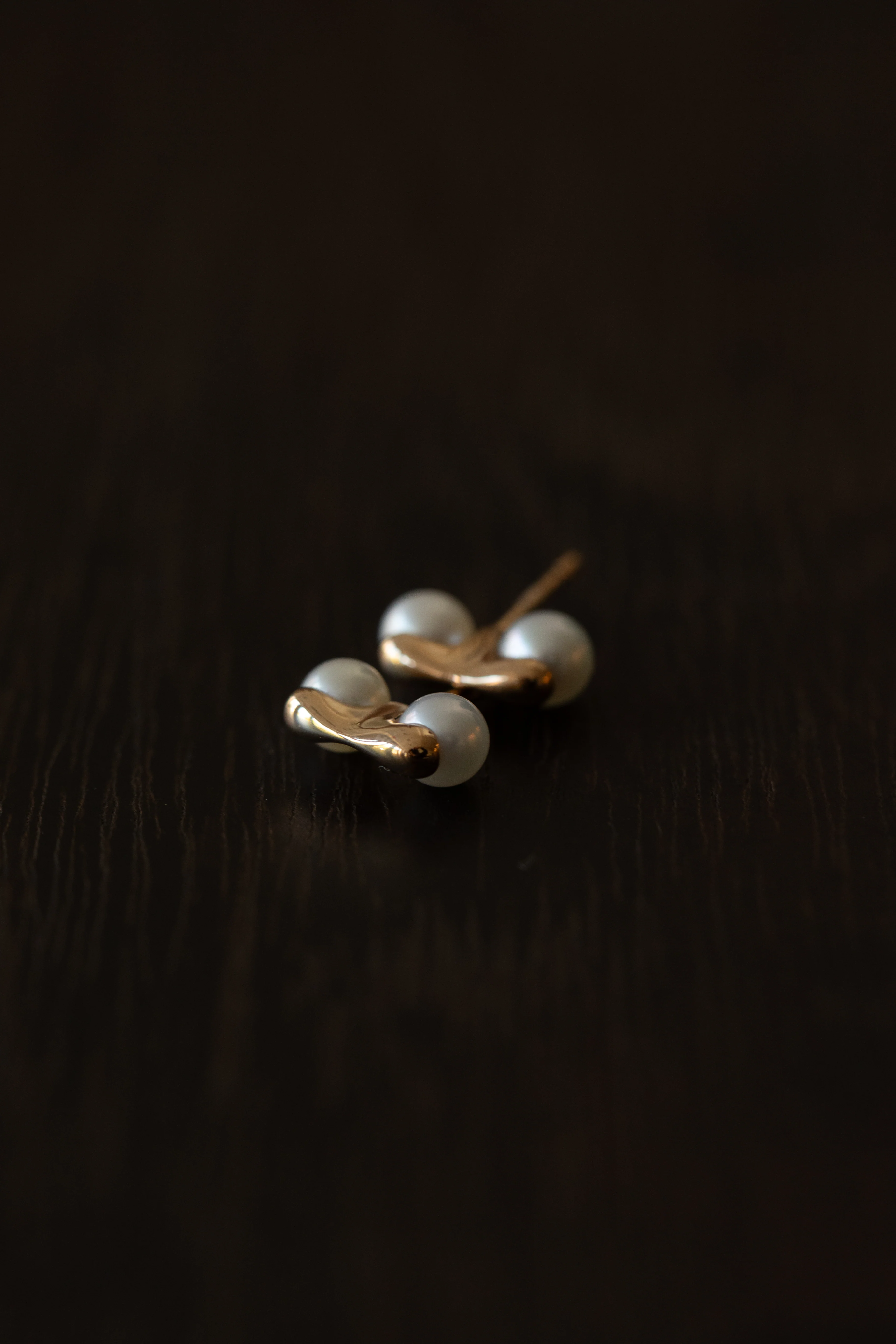 Hirotaka | Drosera Double Pearl Earrings - Image 10