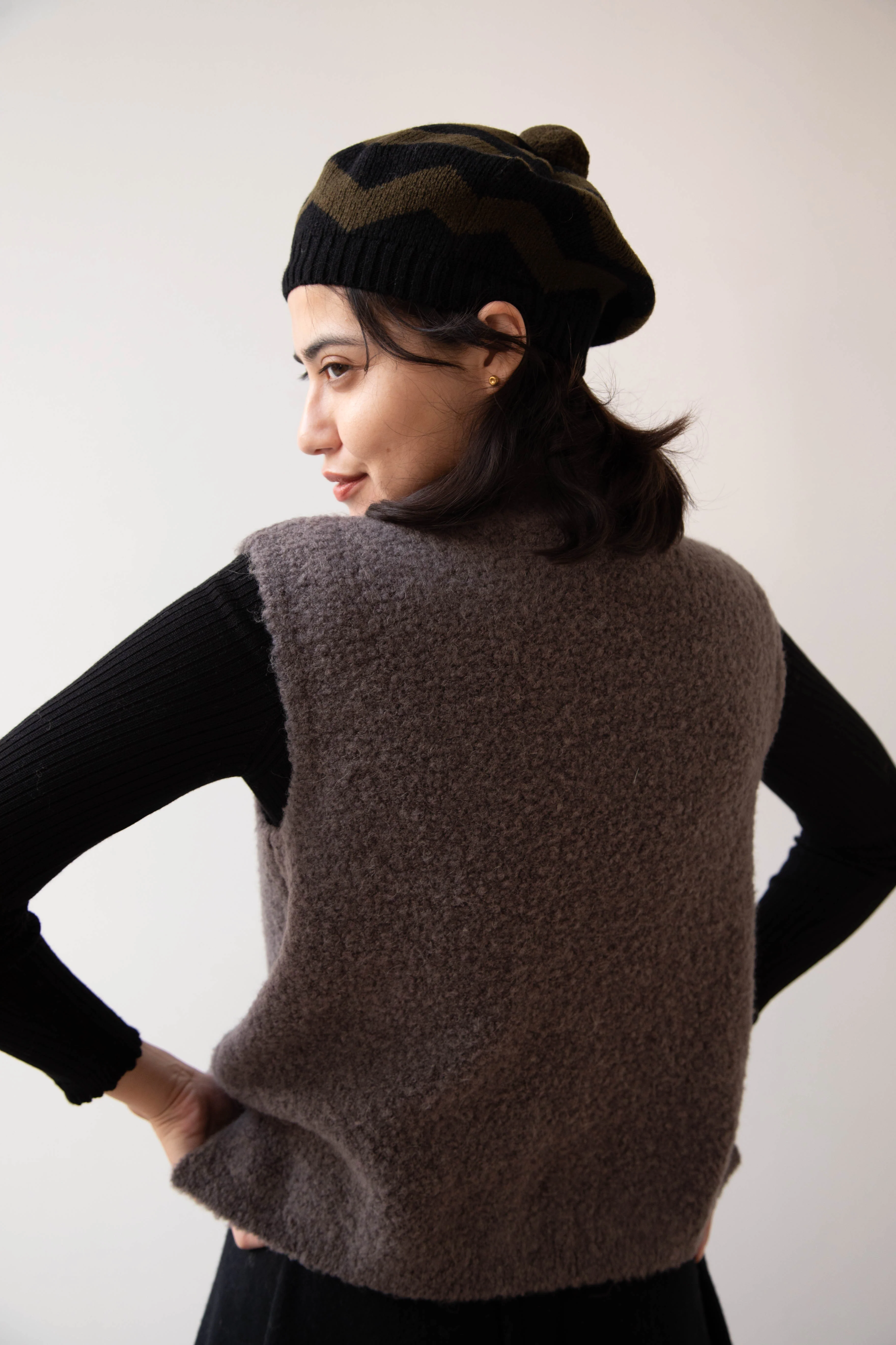 Jo Gordon | Zigzag Beret in Black & Olive - Image 27
