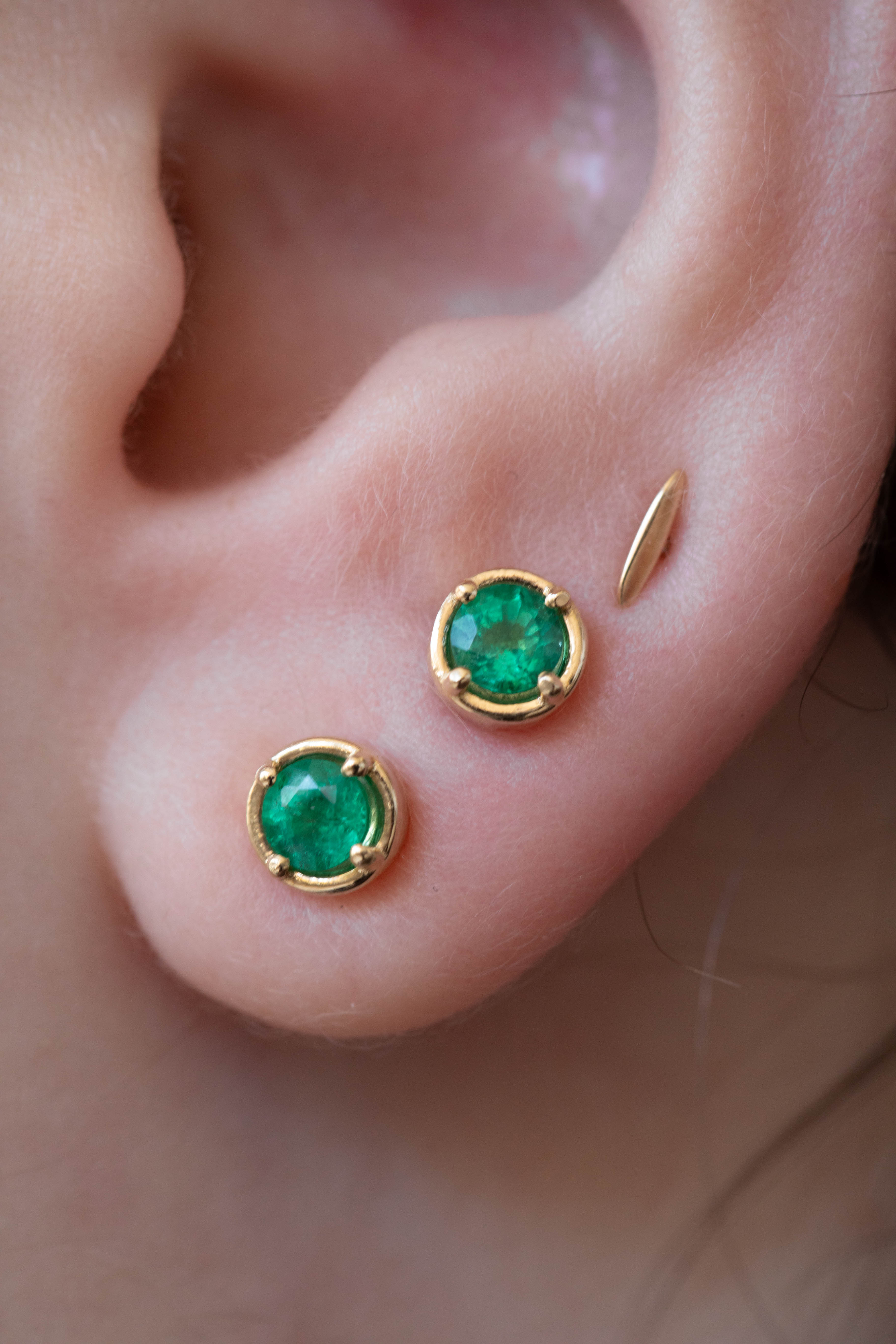 Kathryn Bentley | Large Dot Studs in Emerald - Image 4