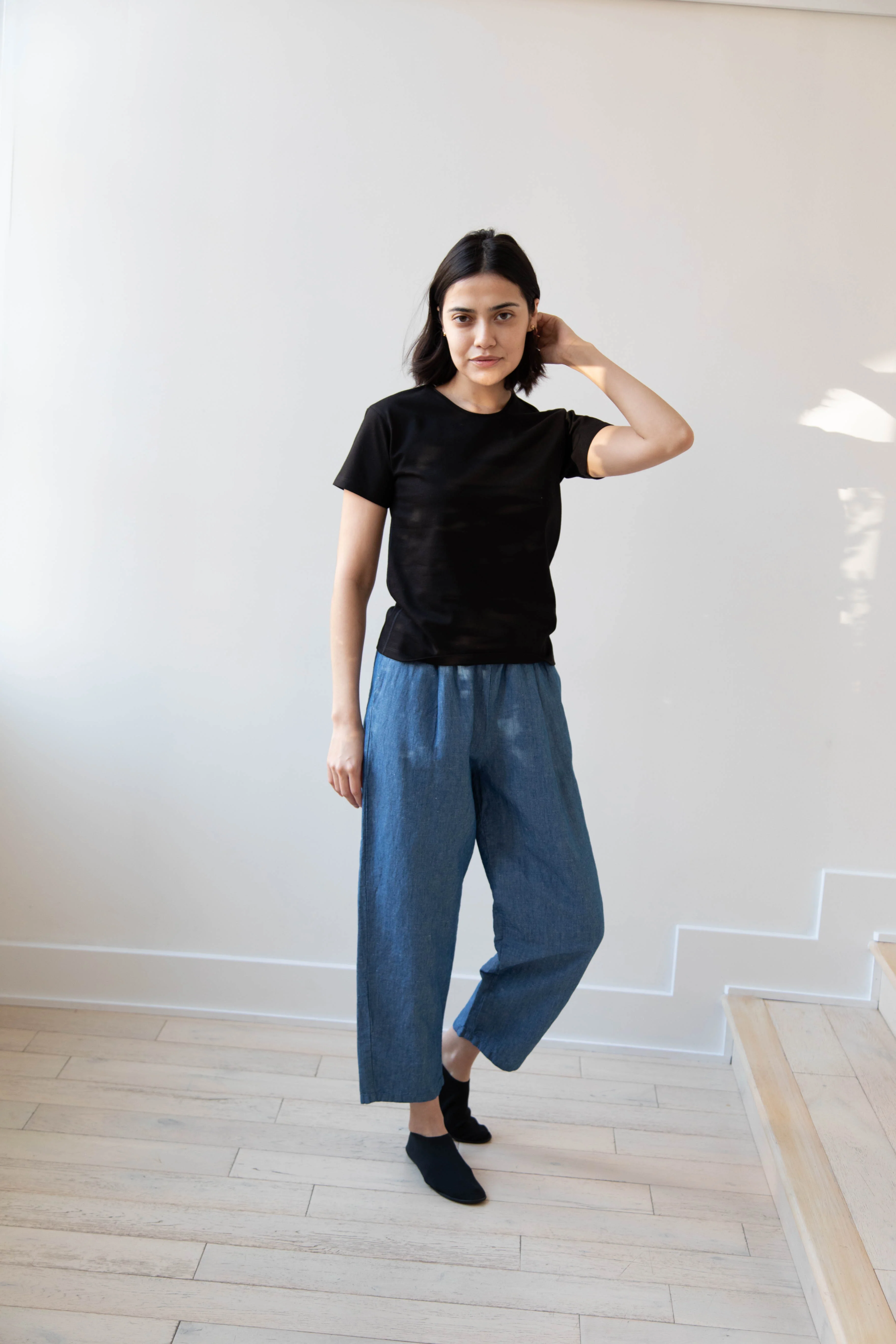 Le 17 Septembre | Round Neck T-Shirt in Black - Image 14