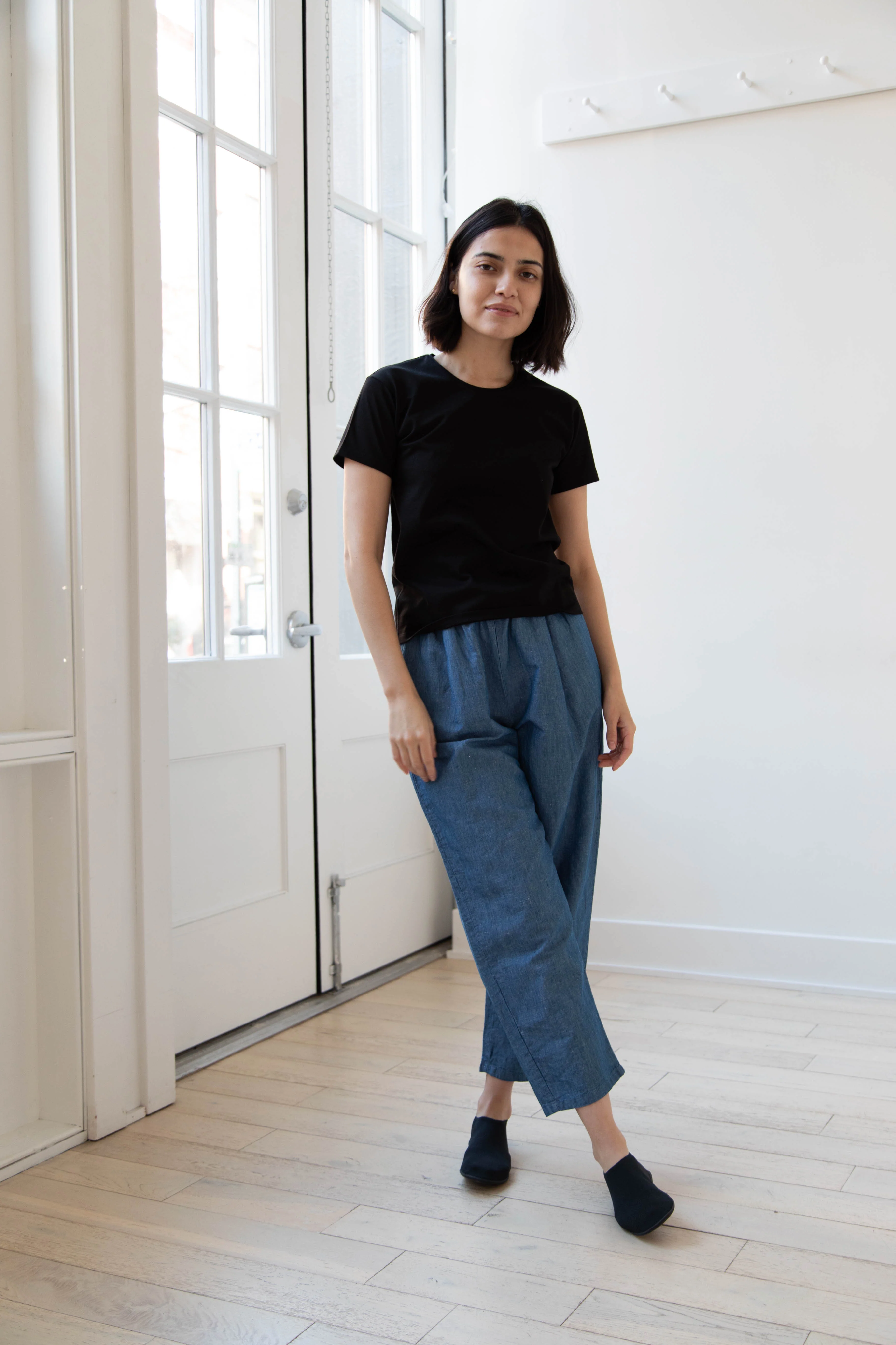 Le 17 Septembre | Round Neck T-Shirt in Black - Image 19