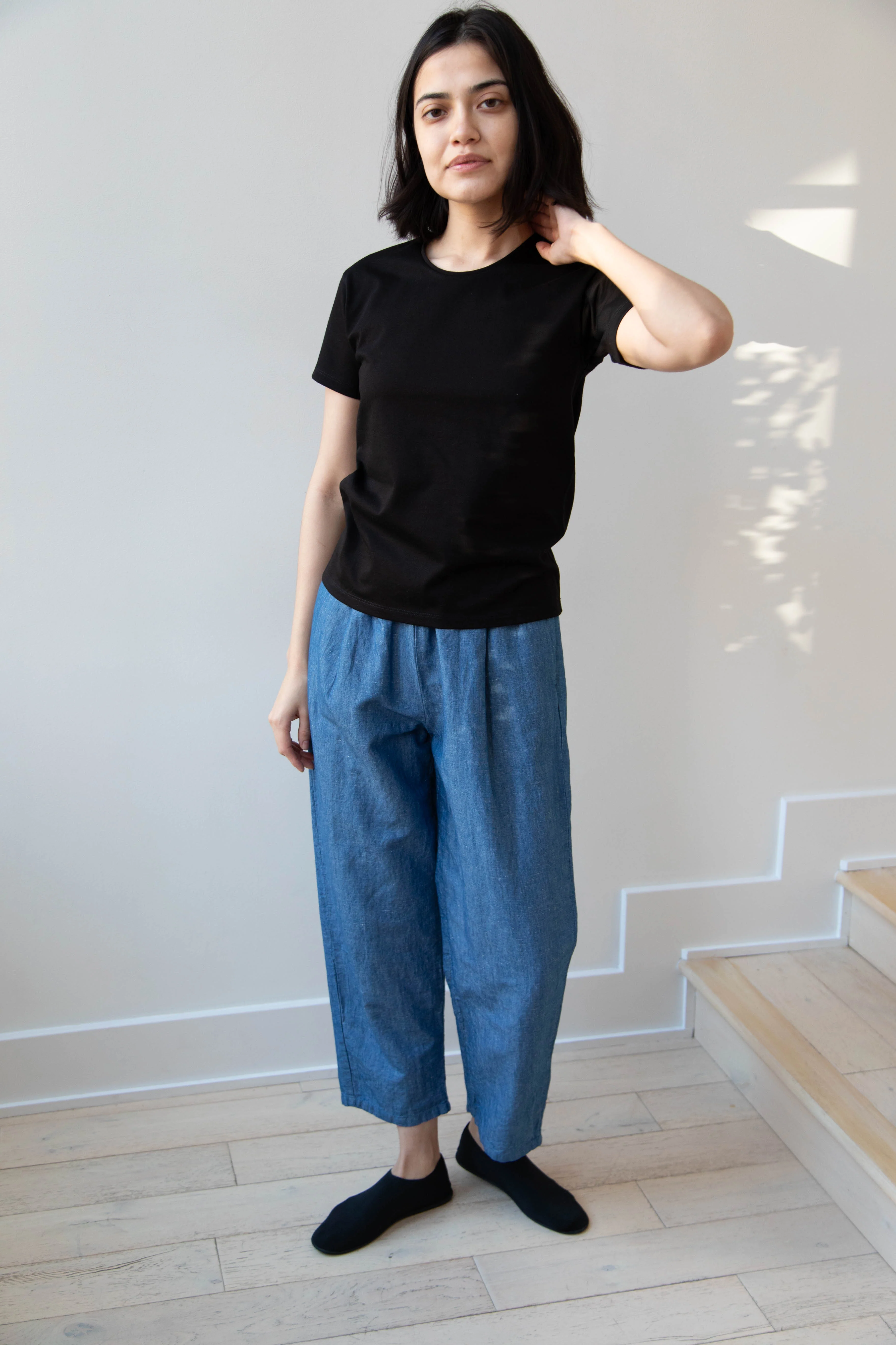 Le 17 Septembre | Round Neck T-Shirt in Black - Image 9