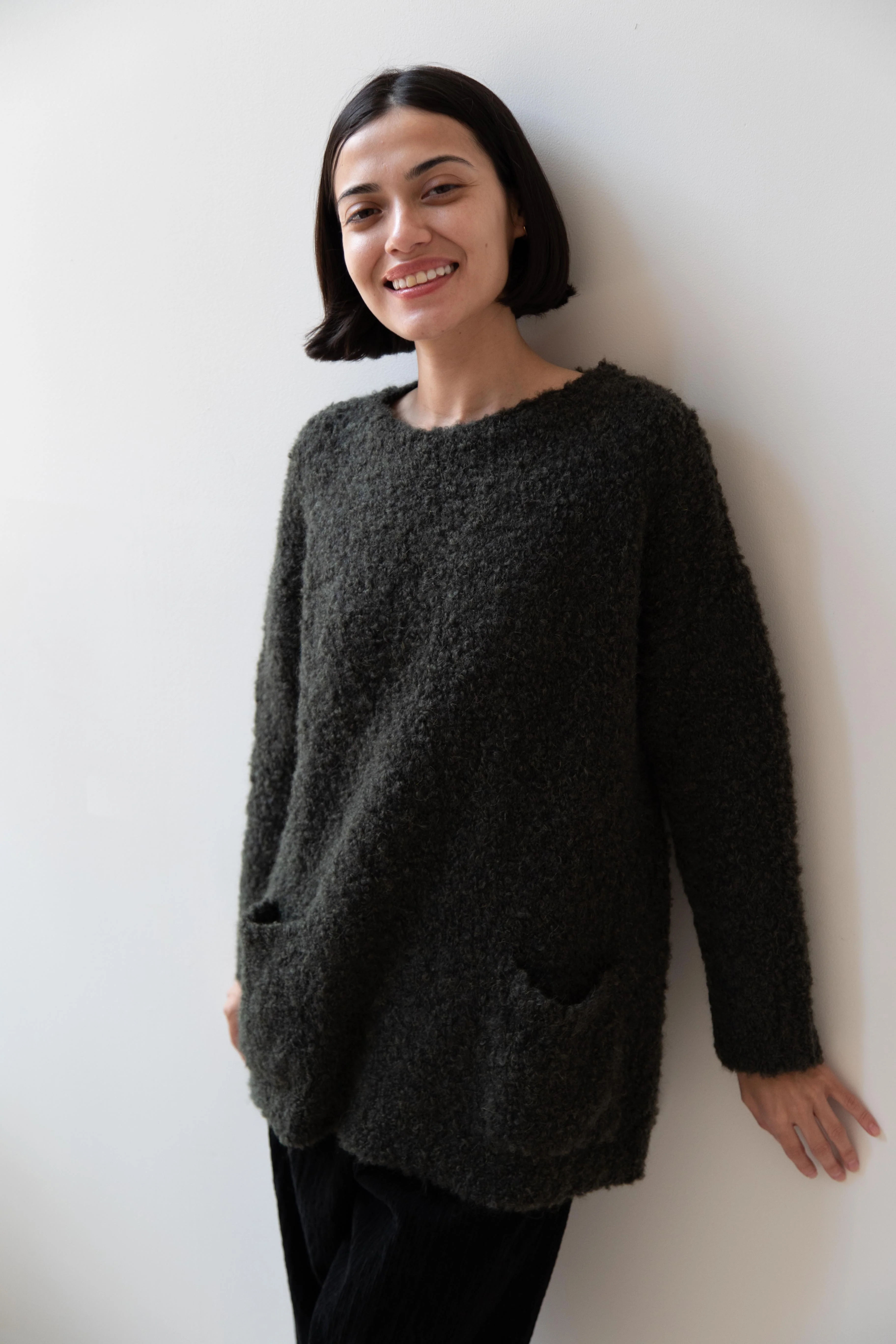 Maison de Soil | Crew Neck Pullover with Pockets in Dark Olive - Image 10