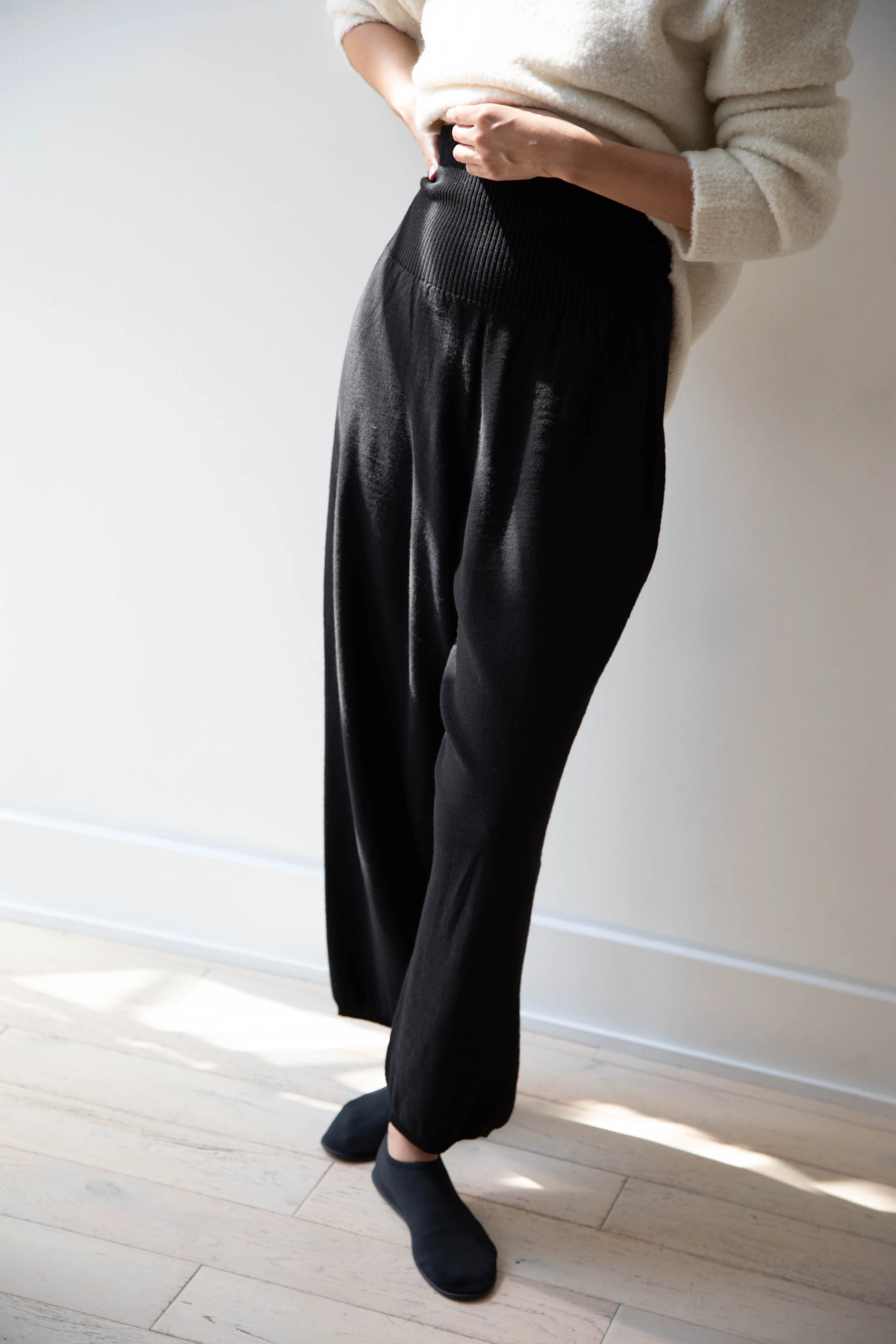 Manuelle Guibal | Similic Knit Trousers in Black - Image 8