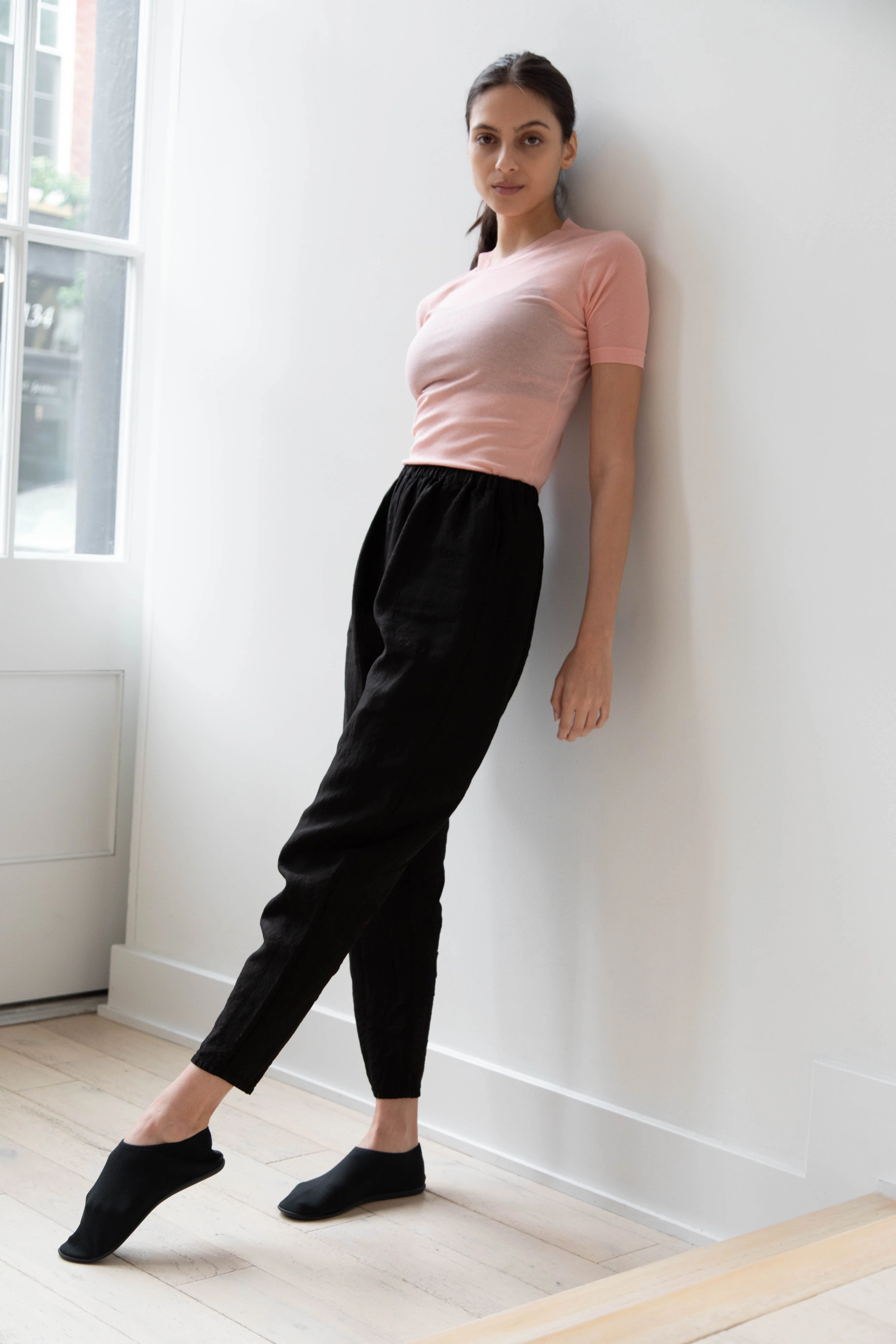 Manuelle Guibal | Simple Pant in Black Linen - Image 32