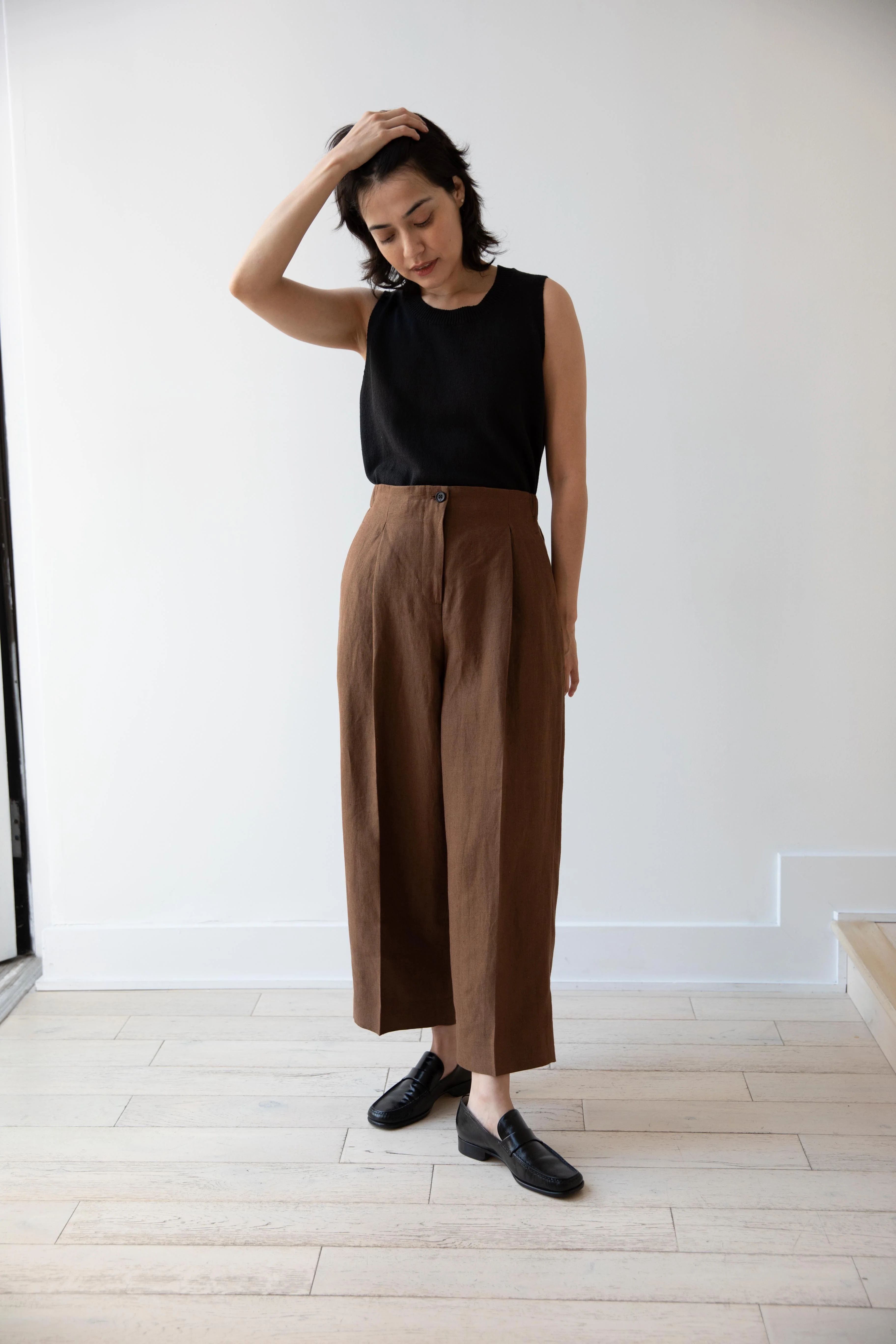 Margaret Howell | Pleated Front Cropped Trousers in Brown - Image 23