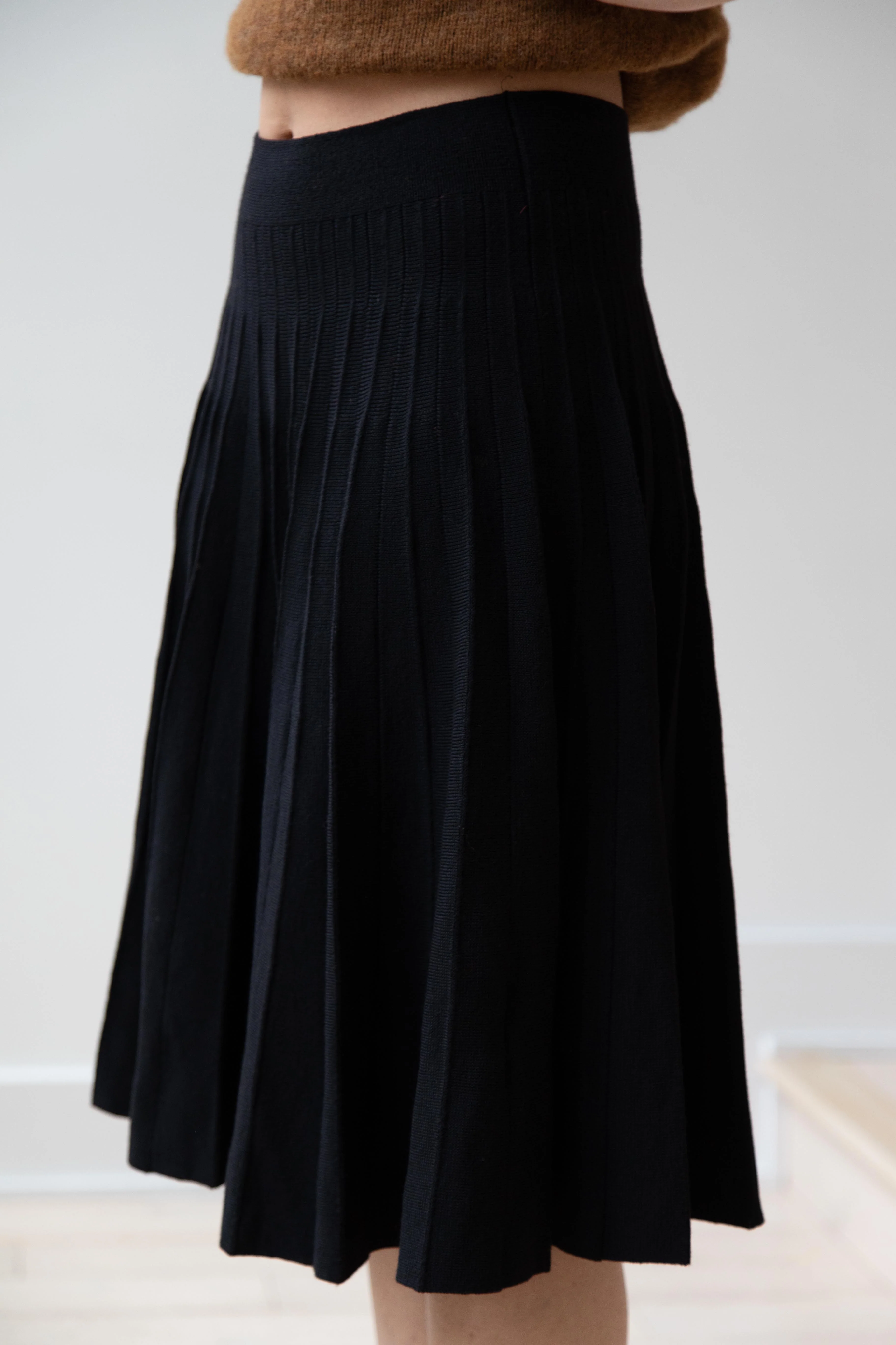Margaret Howell | Pleated Knit Merino Skirt in Black - Image 10