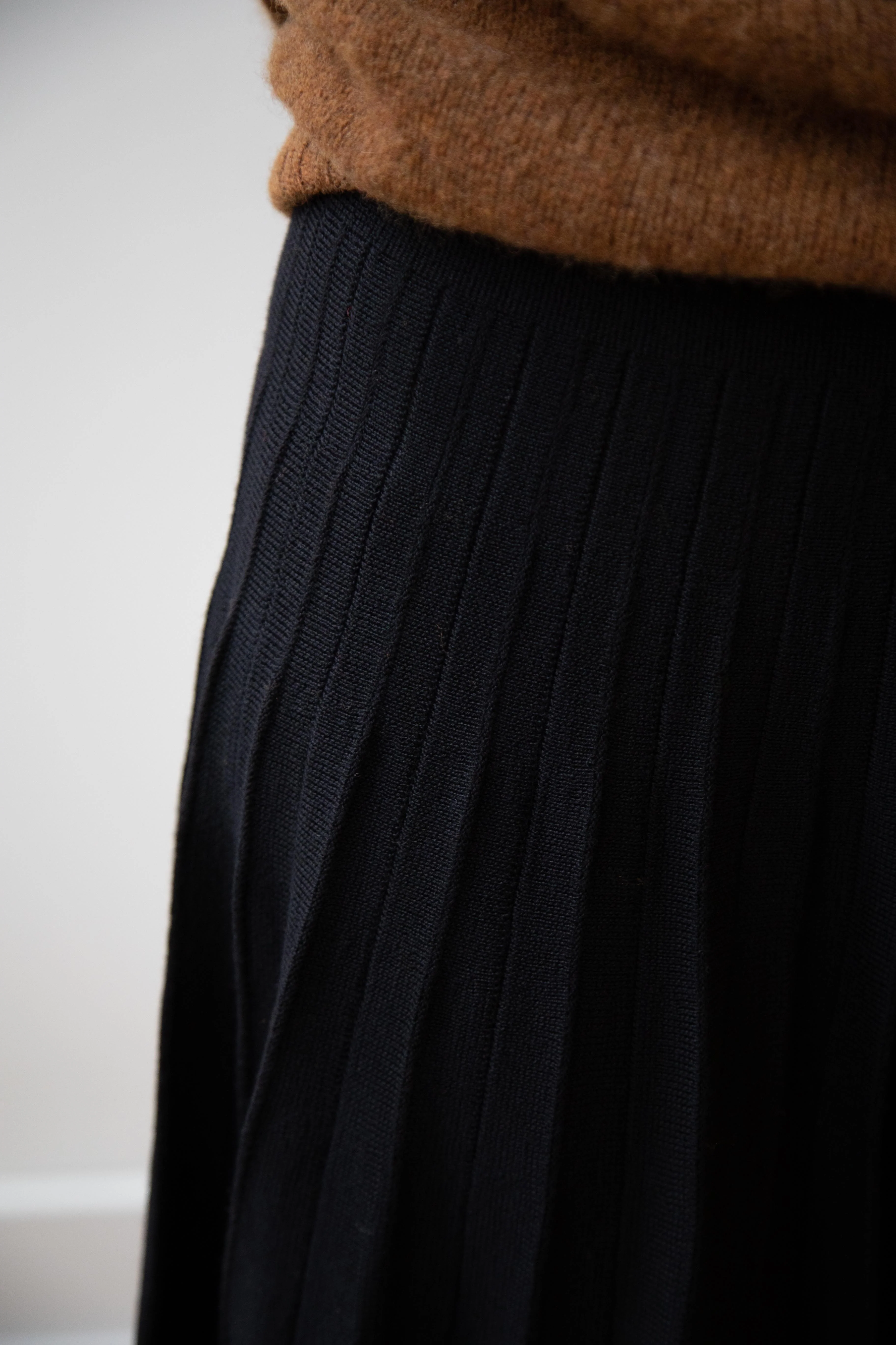 Margaret Howell | Pleated Knit Merino Skirt in Black - Image 16