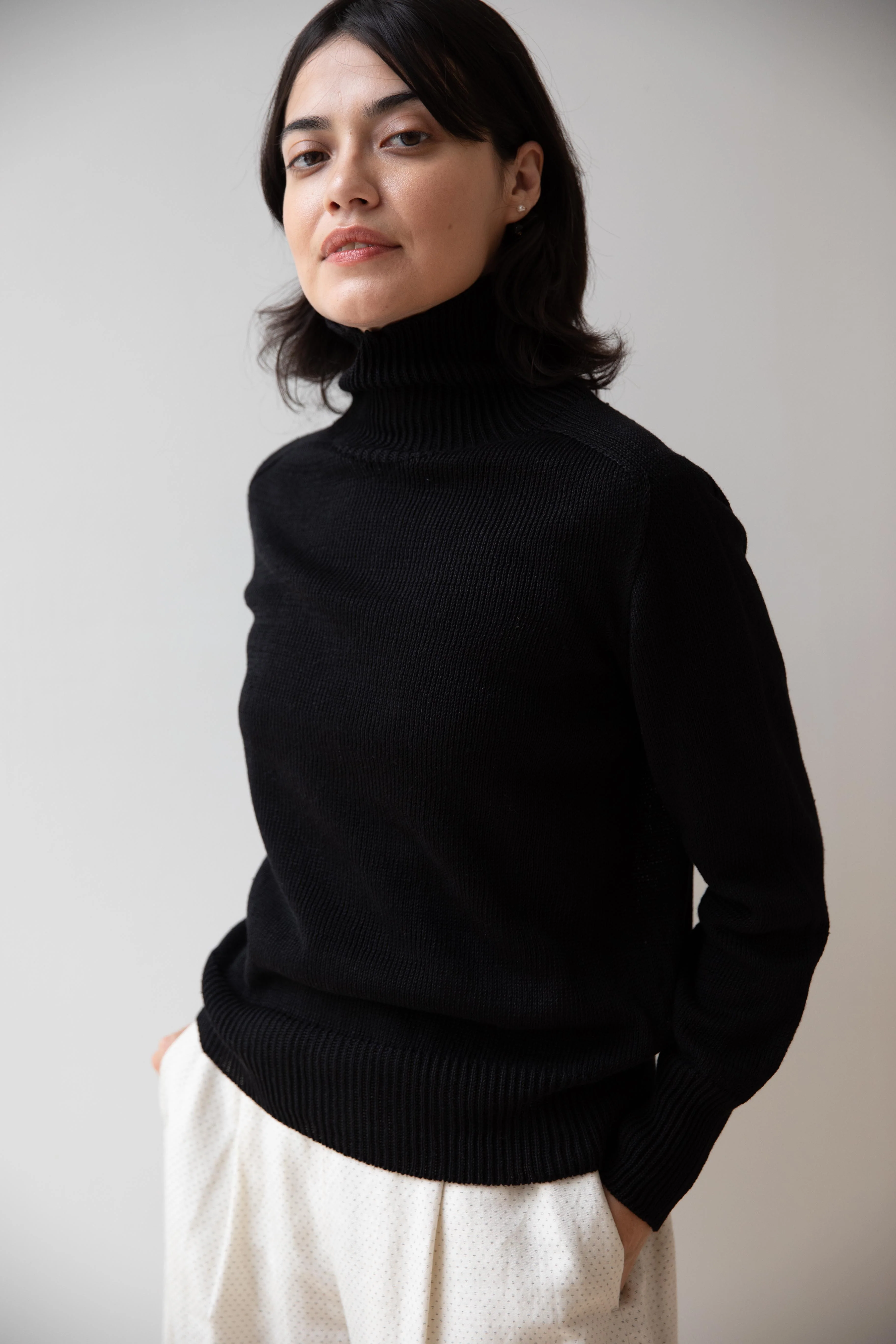 Margaret Howell | Seamless Linen Sweater in Black - Image 23