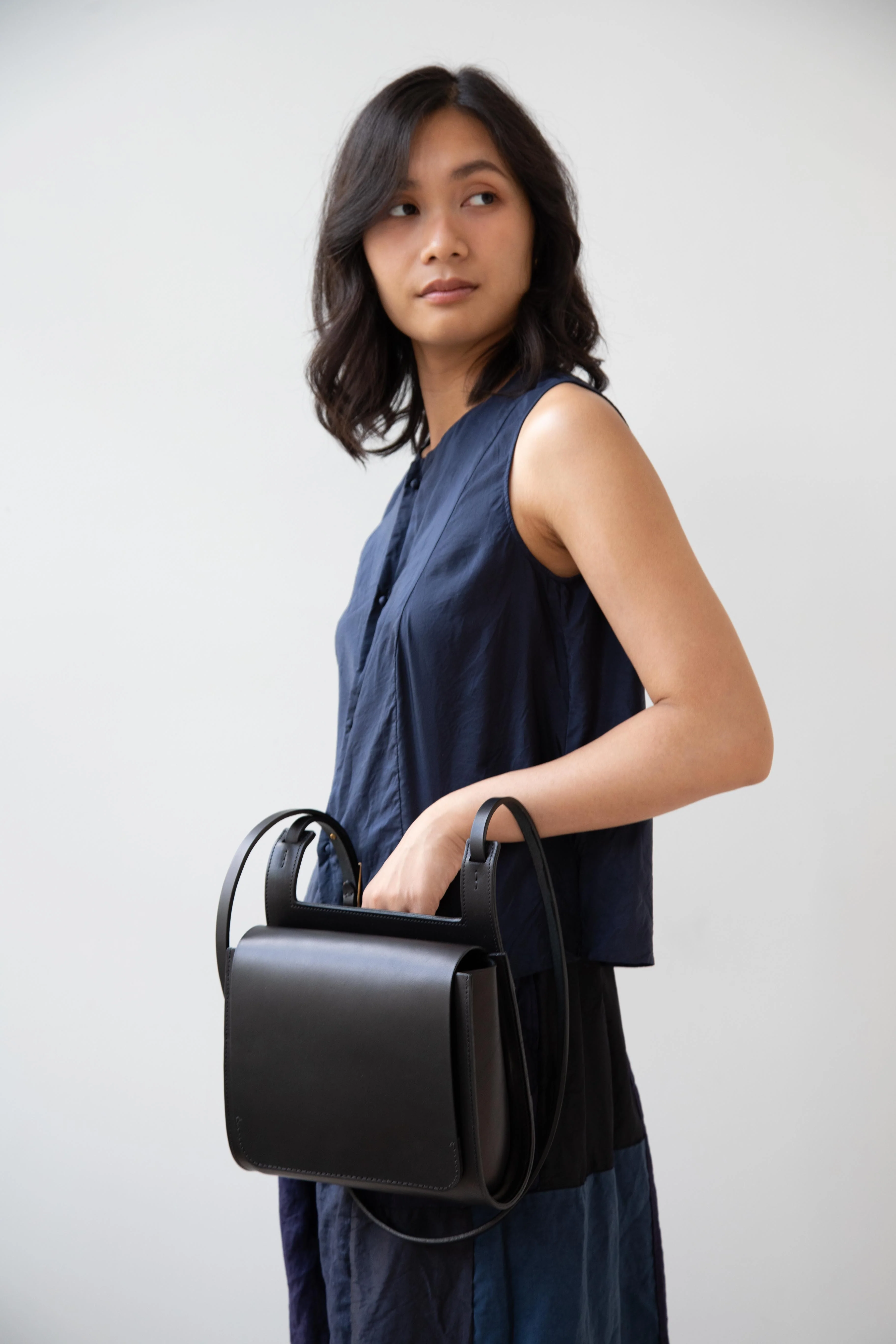 Melete | Reverie Messenger Bag in Black - Image 15