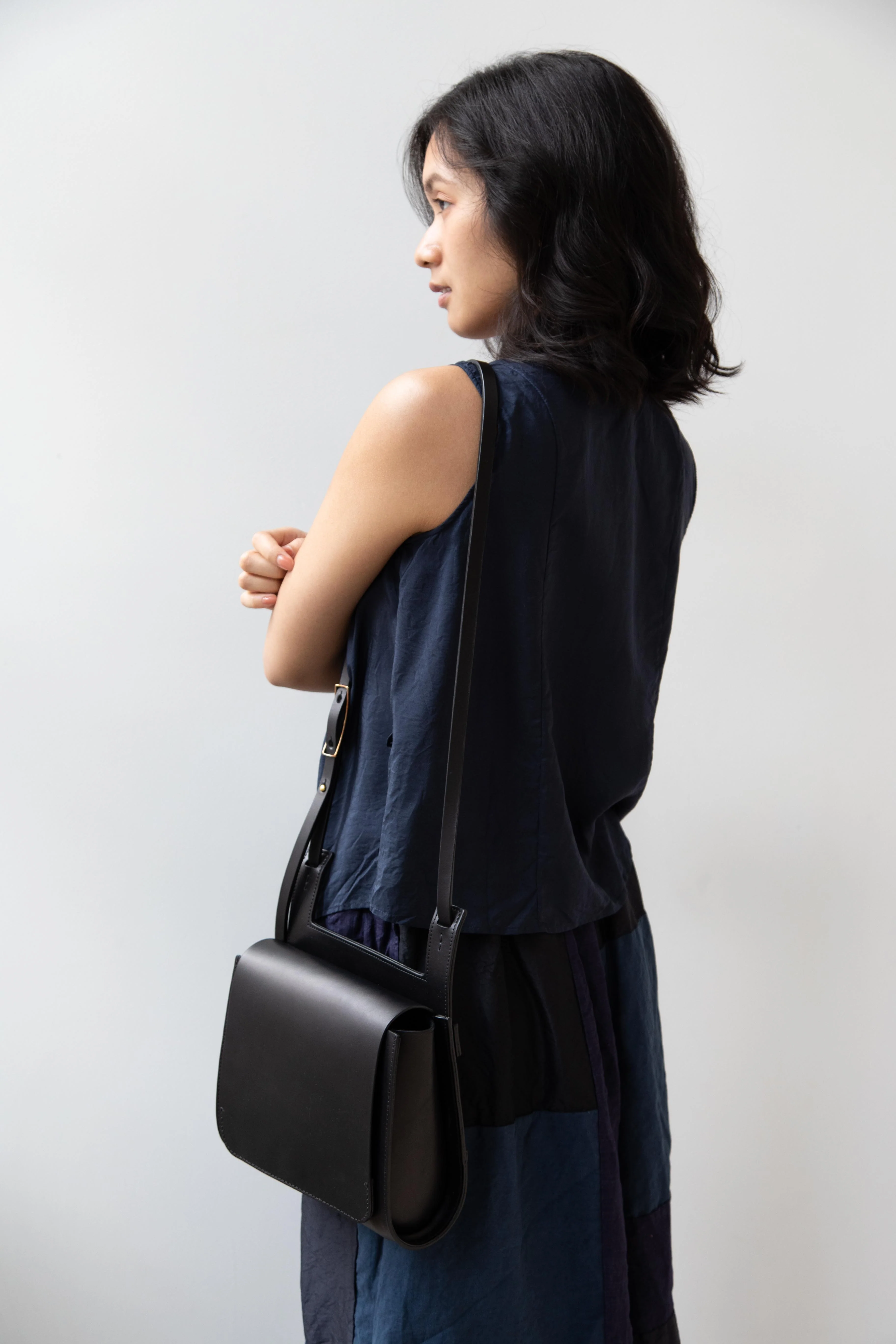 Melete | Reverie Messenger Bag in Black - Image 3