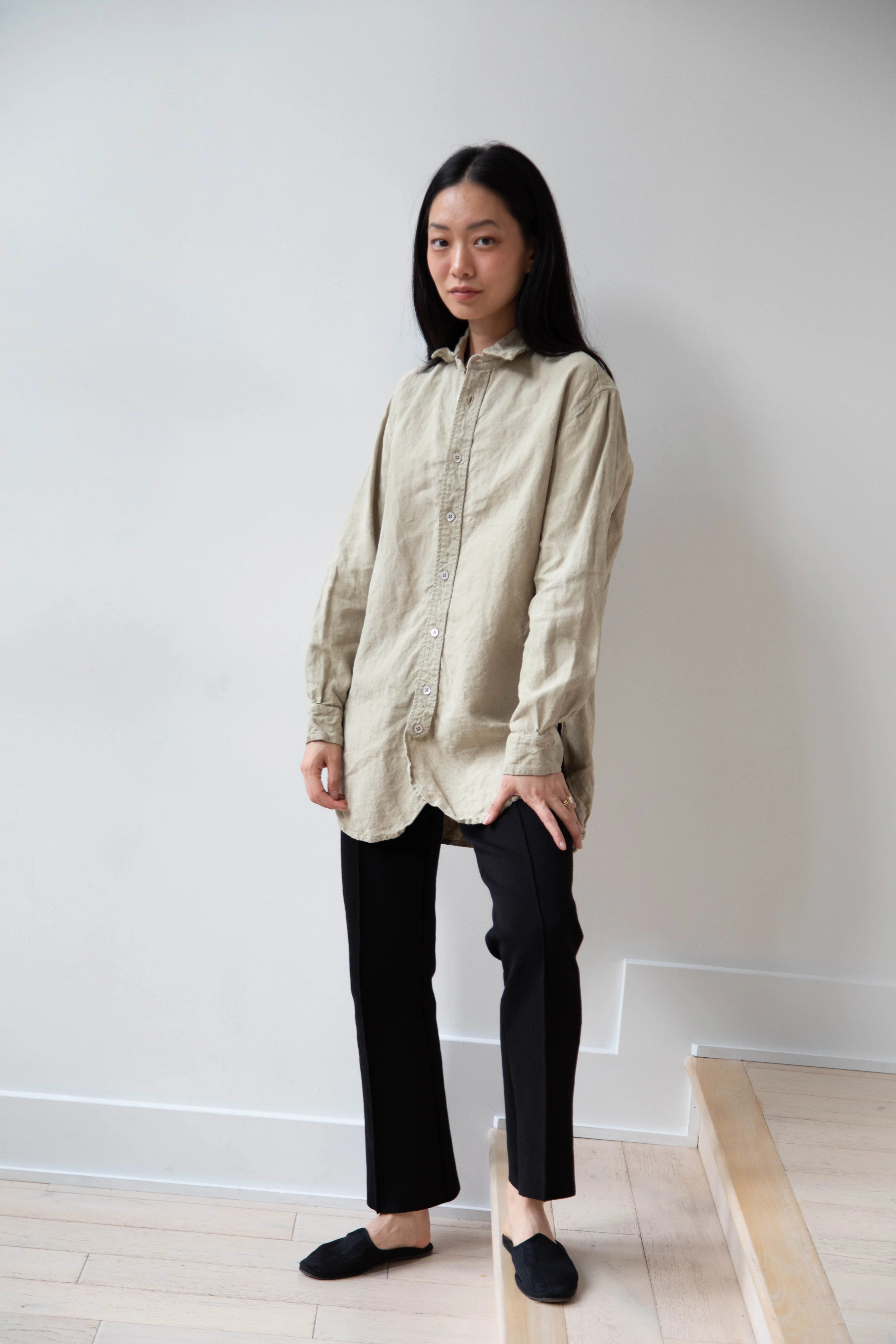 Oliver Church | Scallop Shirt in Olive Antique Linen - Image 4