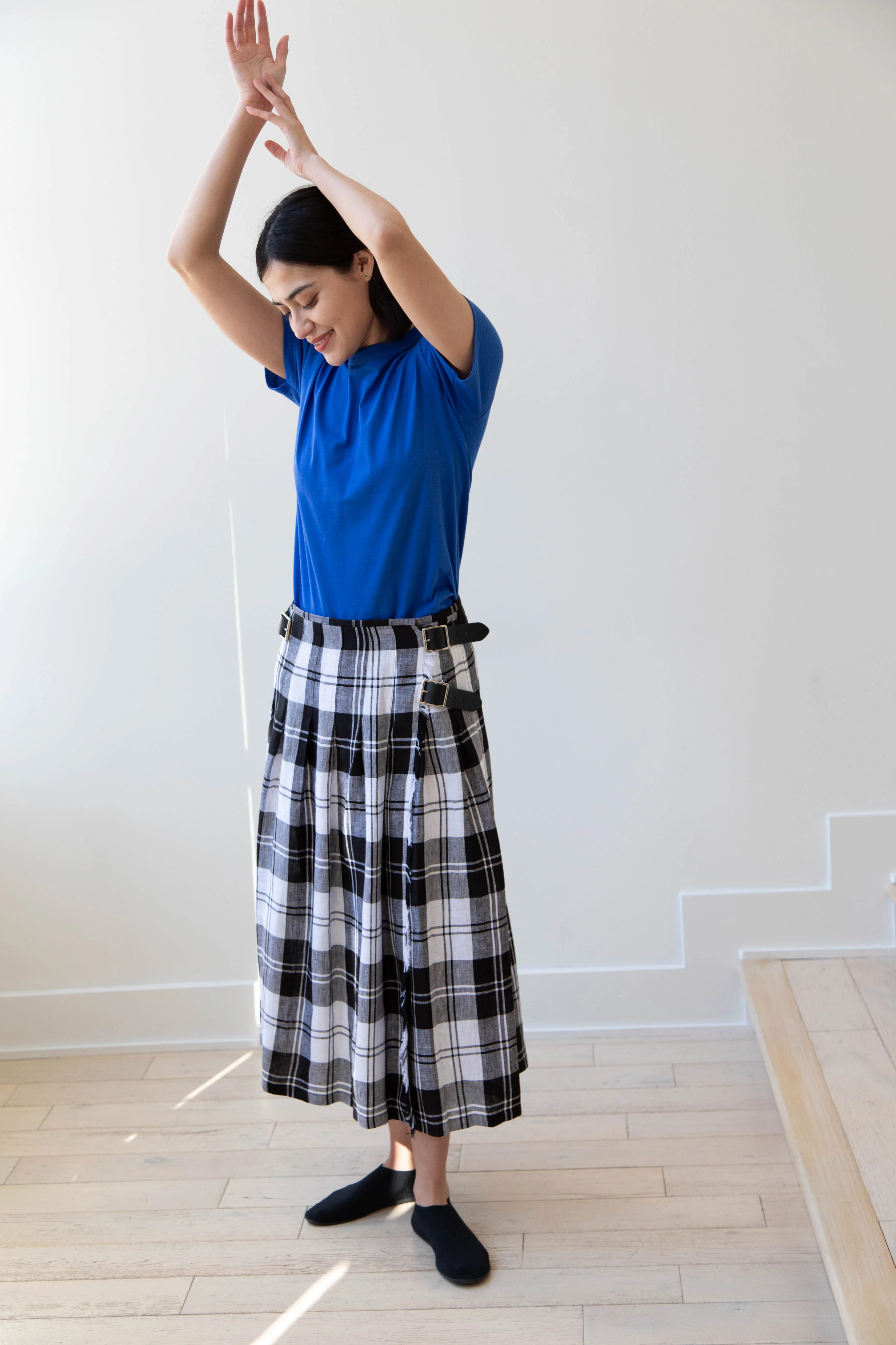 O'Neil of Dublin | Linen Pleated Skirt in Black Check - Image 36