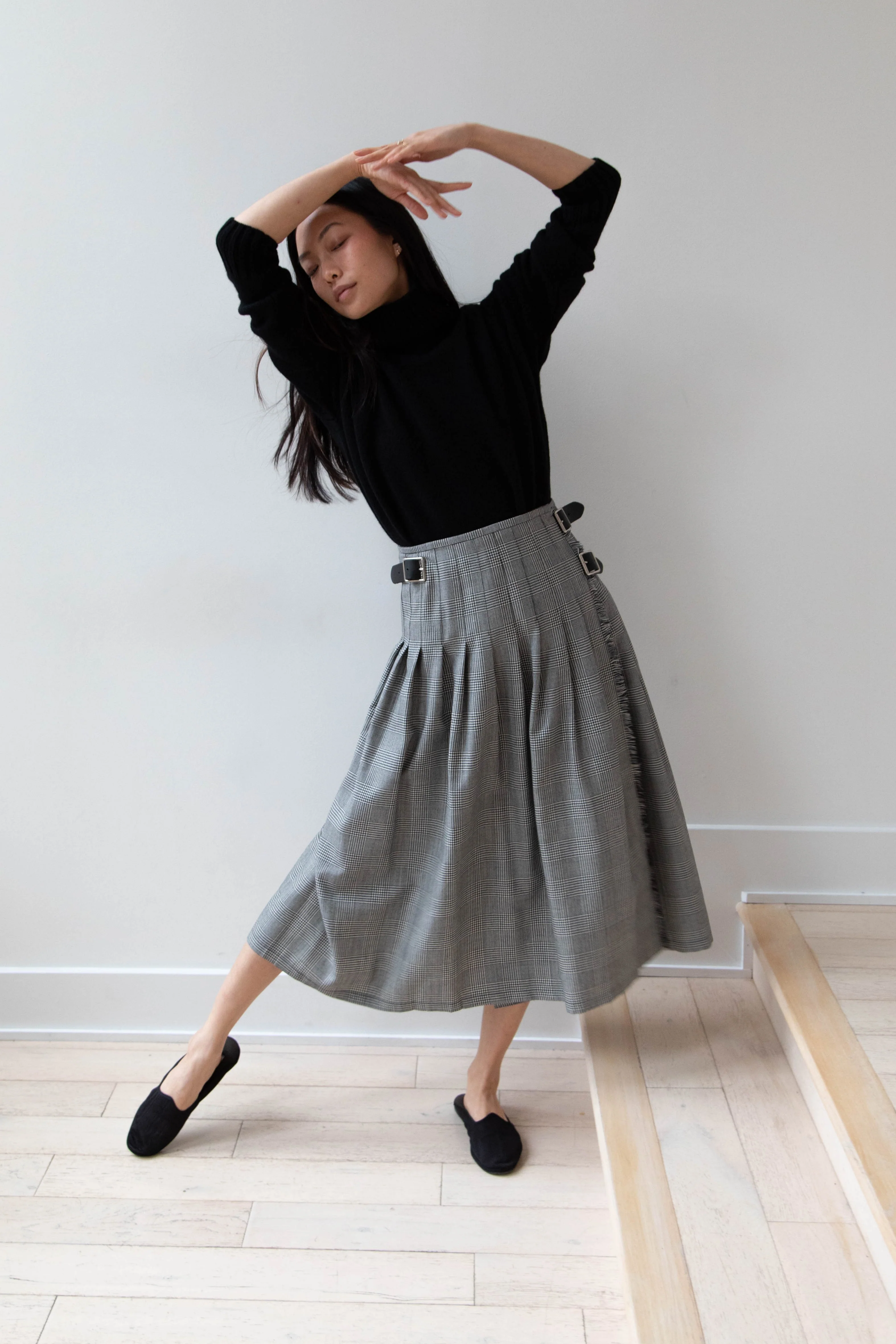 O'Neil of Dublin | Pleated Skirt in Glen Check - Image 2