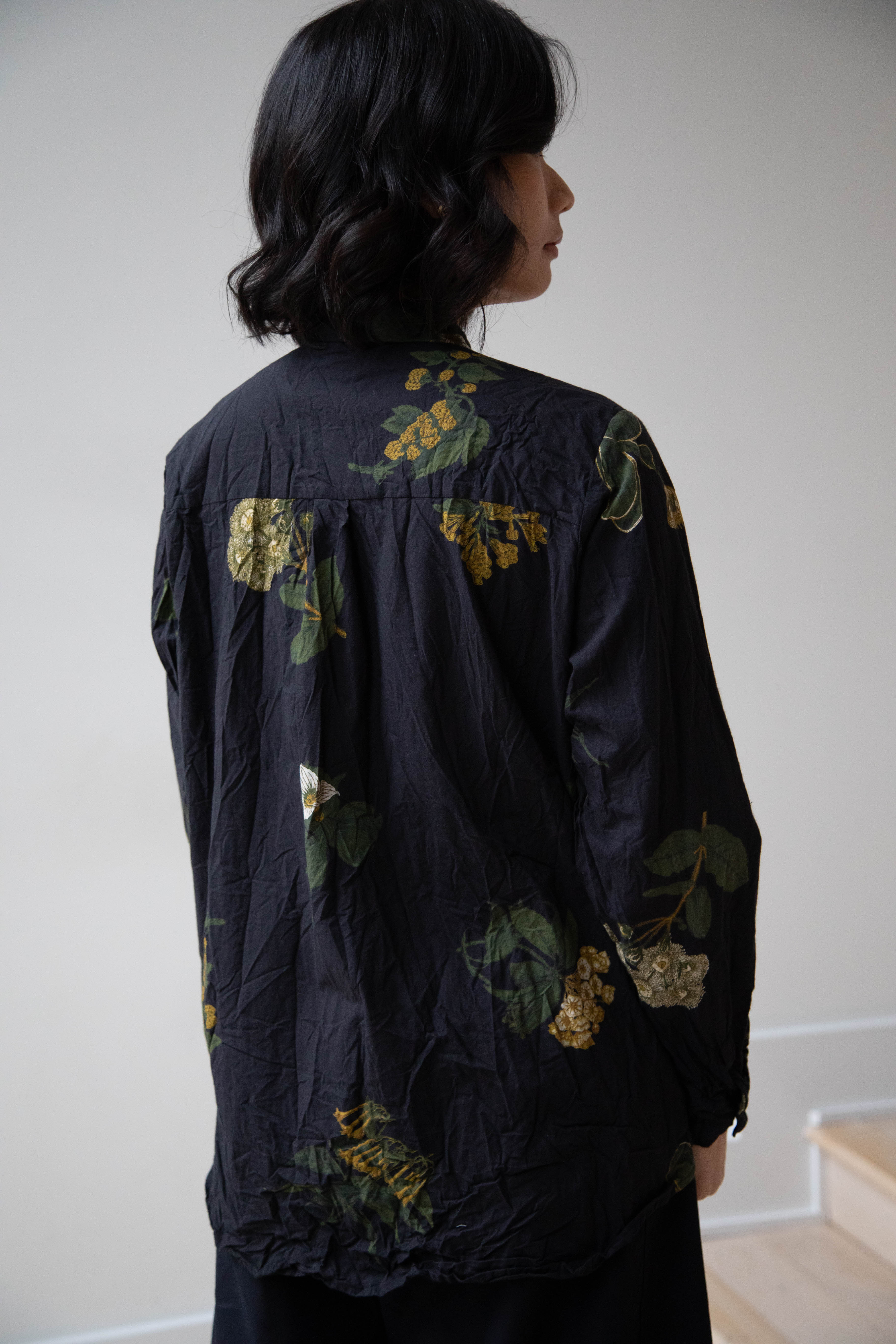 Pas de Calais | Summer Botanical Print Blouse Black - Image 14