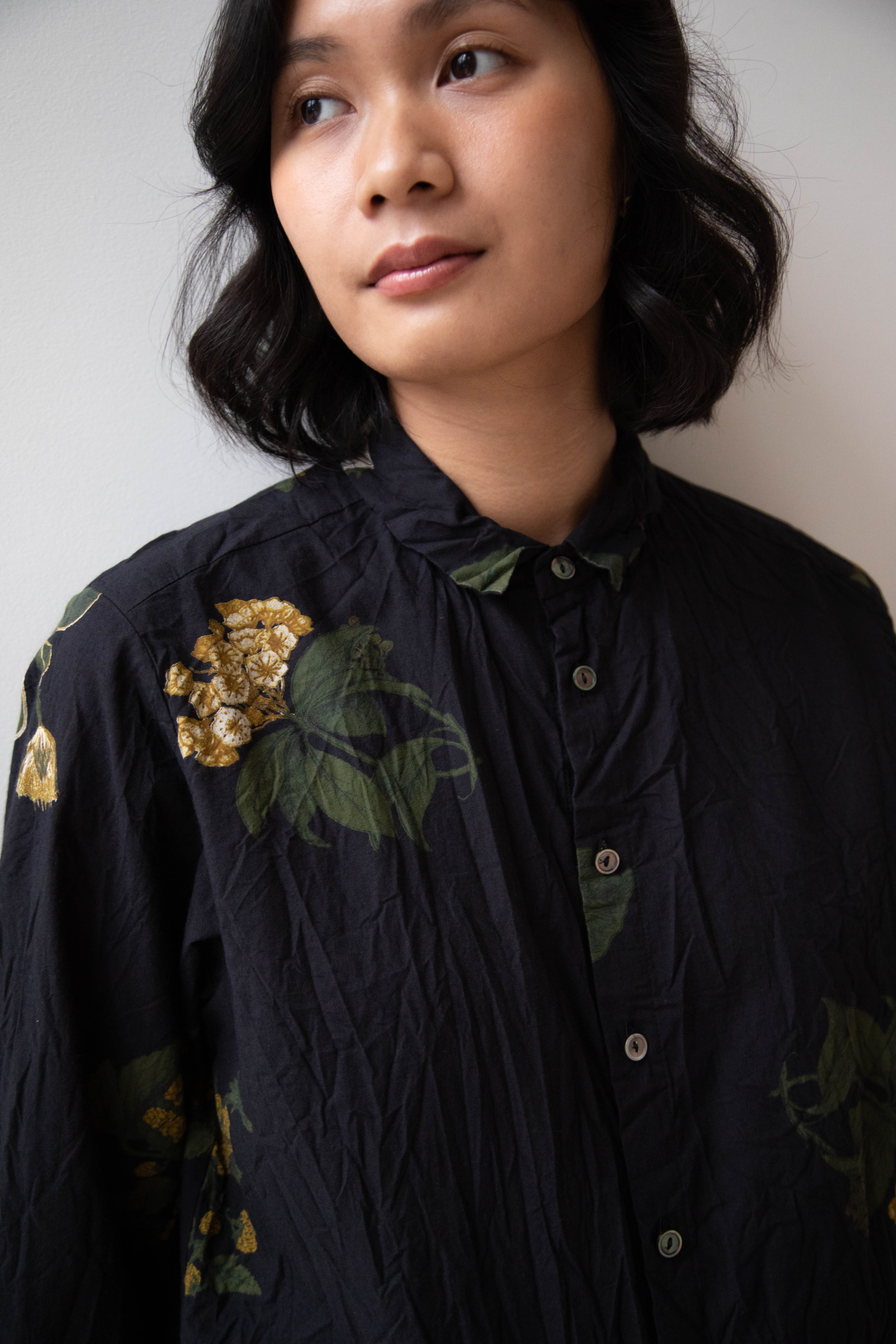 Pas de Calais | Summer Botanical Print Blouse Black - Image 18