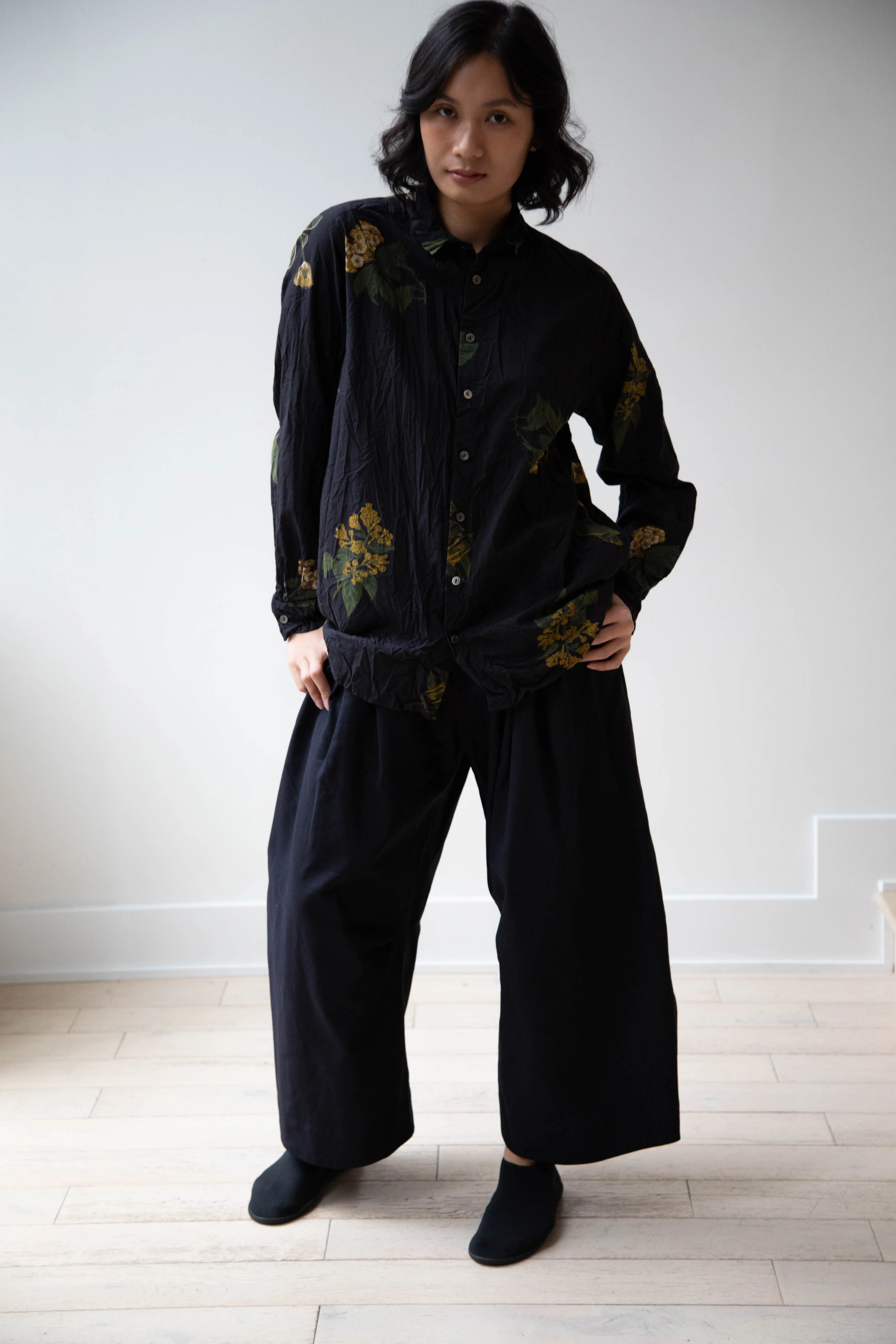 Pas de Calais | Summer Botanical Print Blouse Black - Image 7