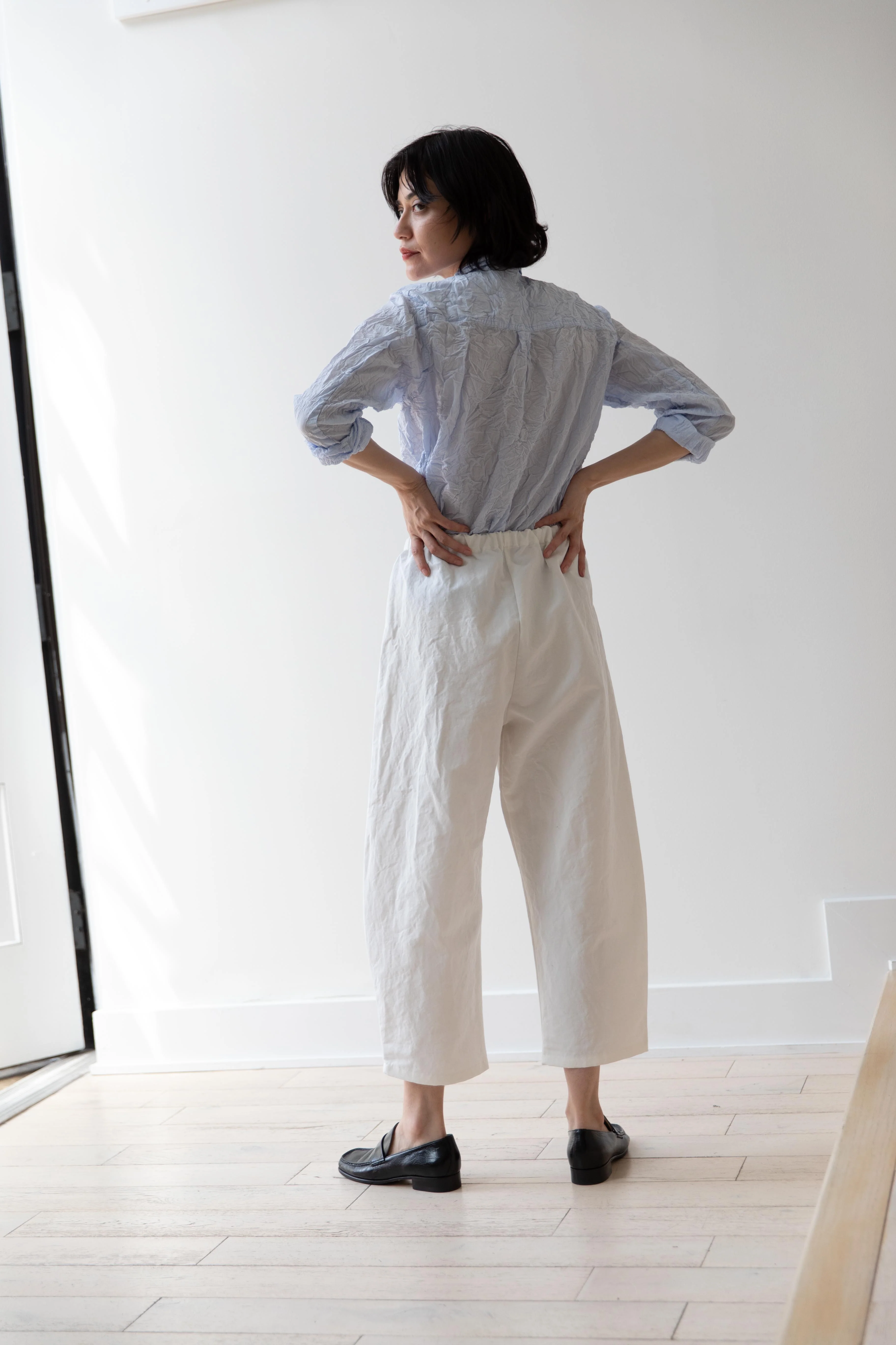Pas de Calais | Washed Cotton Crinkle Classic Shirt in Saxe Blue - Image 24