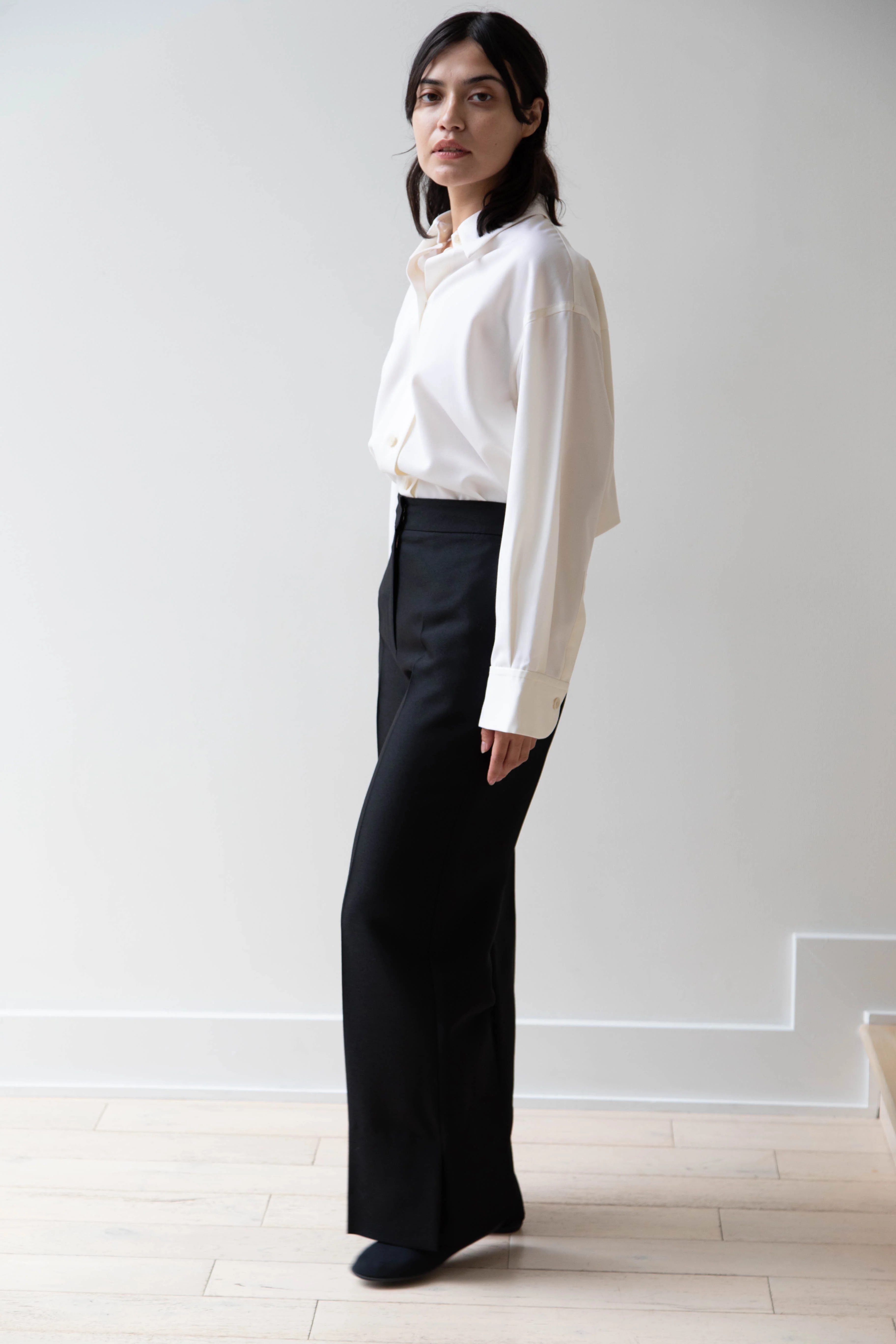 Sandbeige | Birkin Pants in Black - Image 3