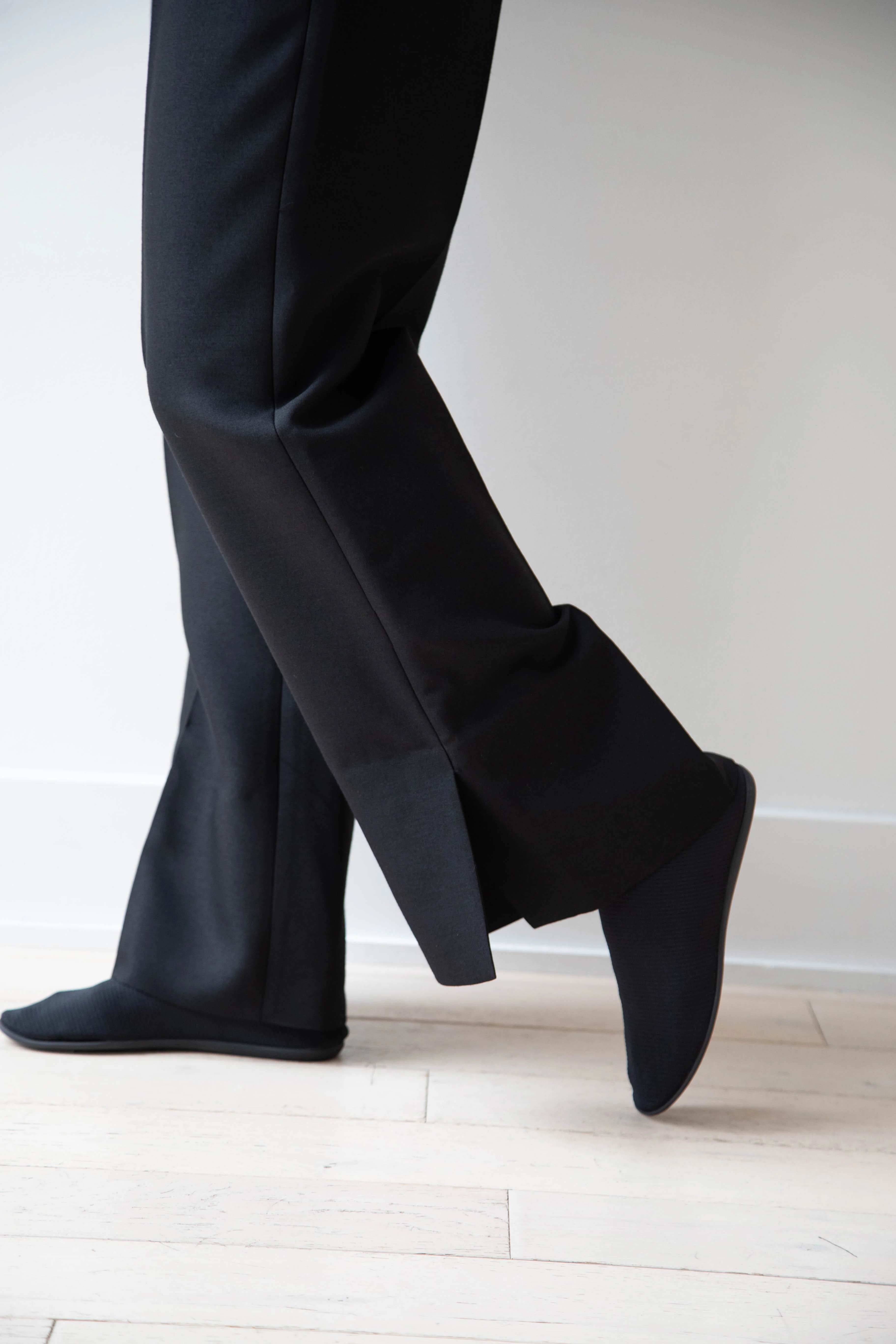Sandbeige | Birkin Pants in Black - Image 35