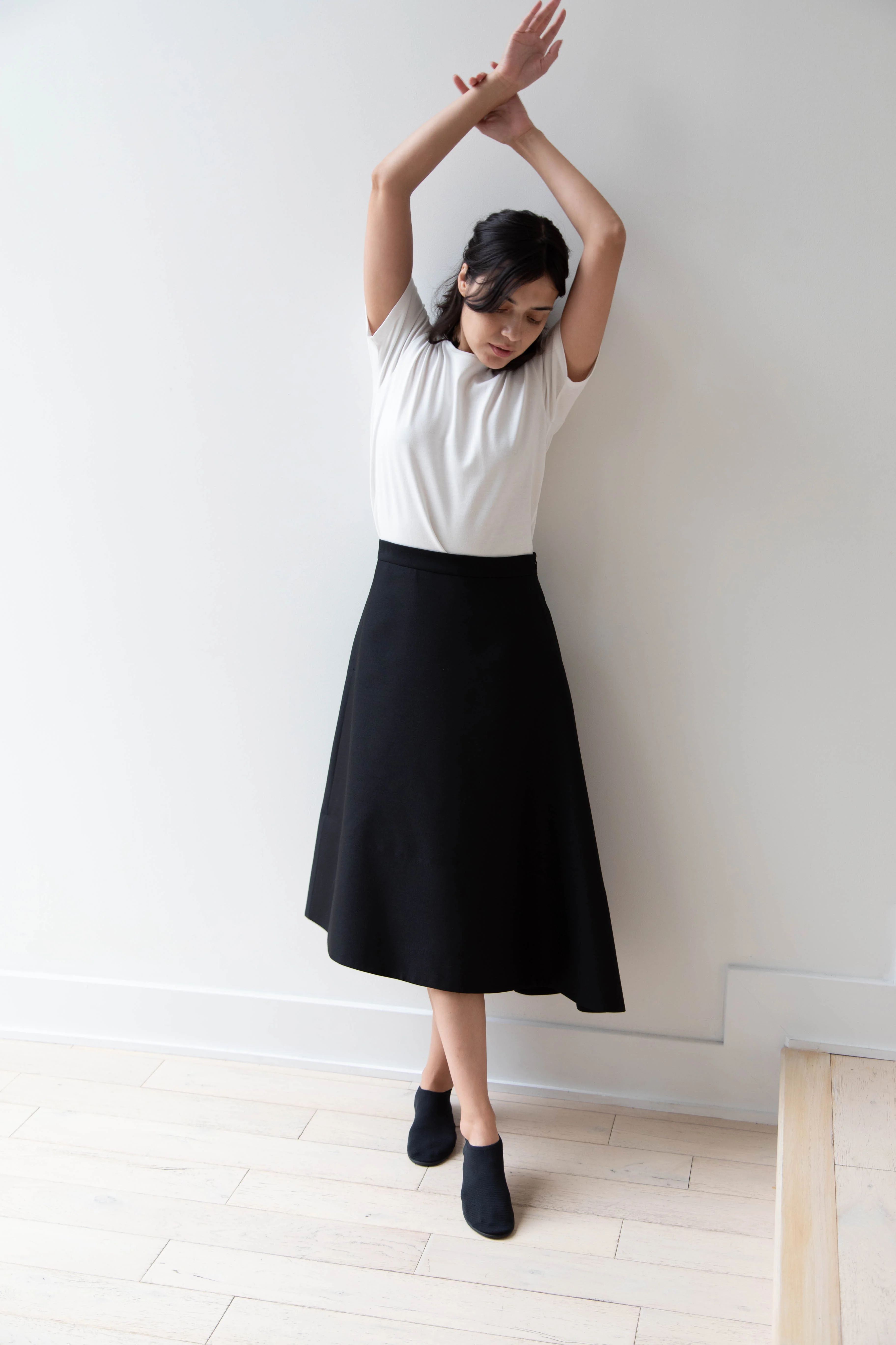 Sandbeige | Birkin Skirt in Black - Image 17