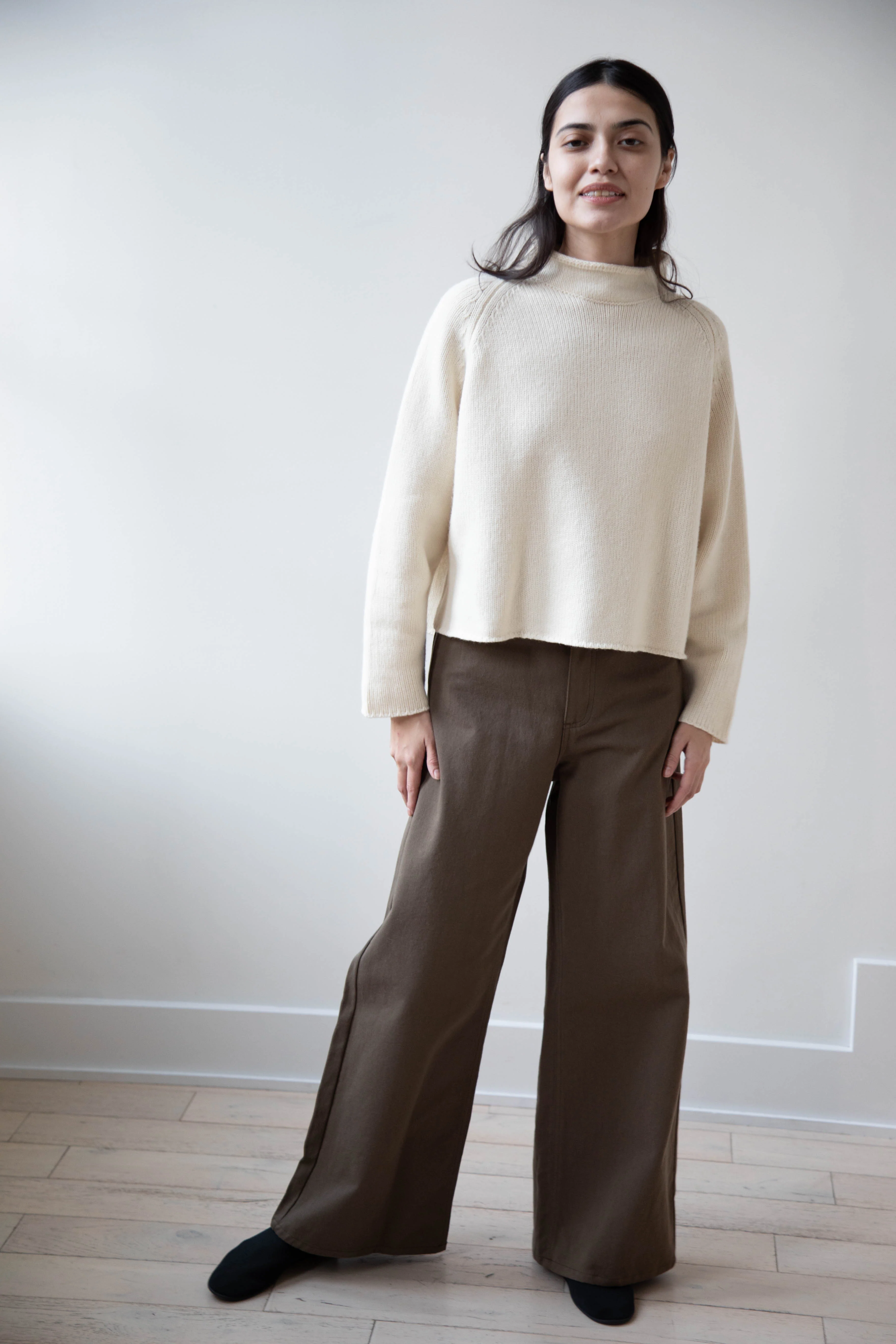 Sandbeige | Henry Pants in Khaki - Image 3