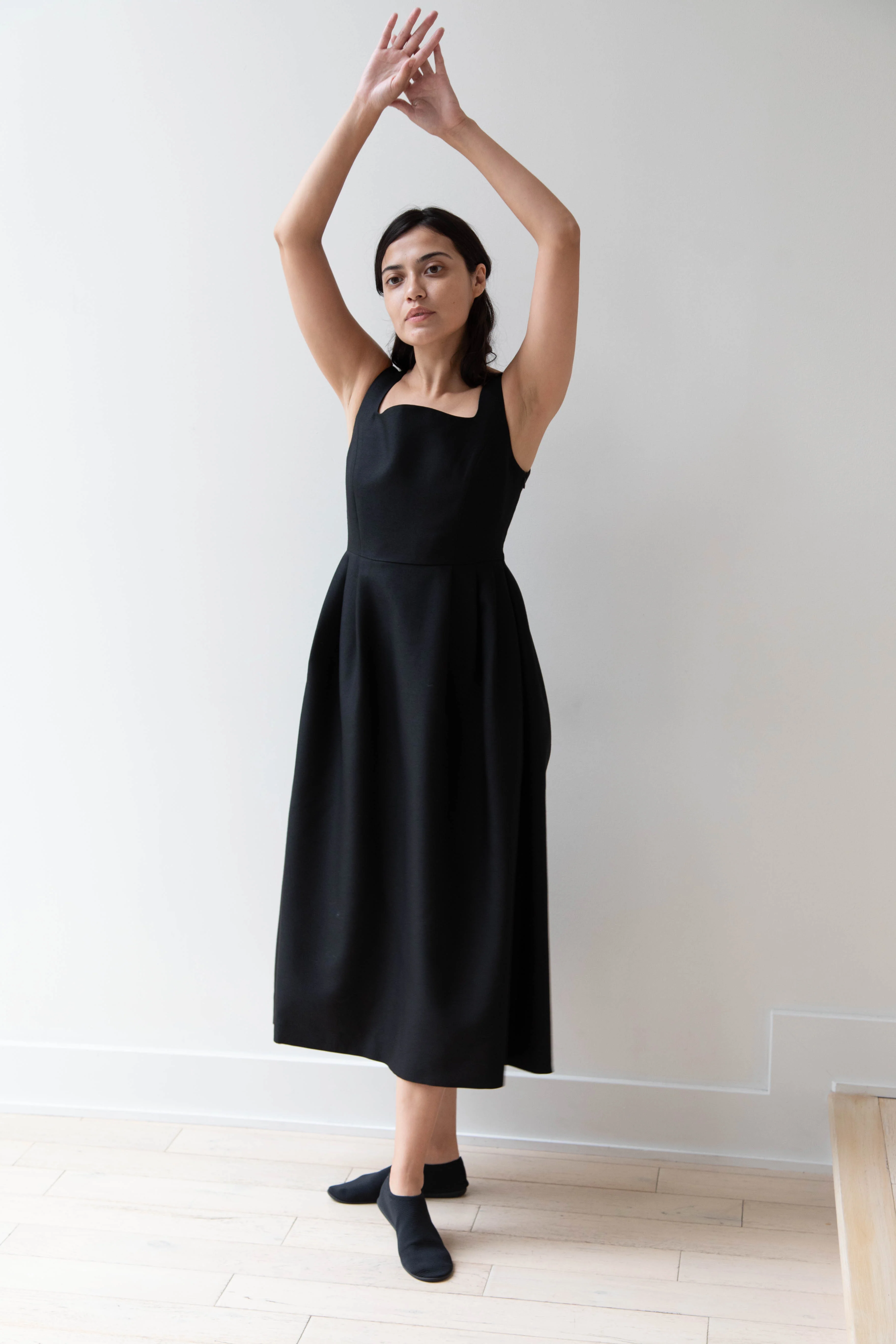 Sandbeige | Hepburn Dress in Black - Image 25