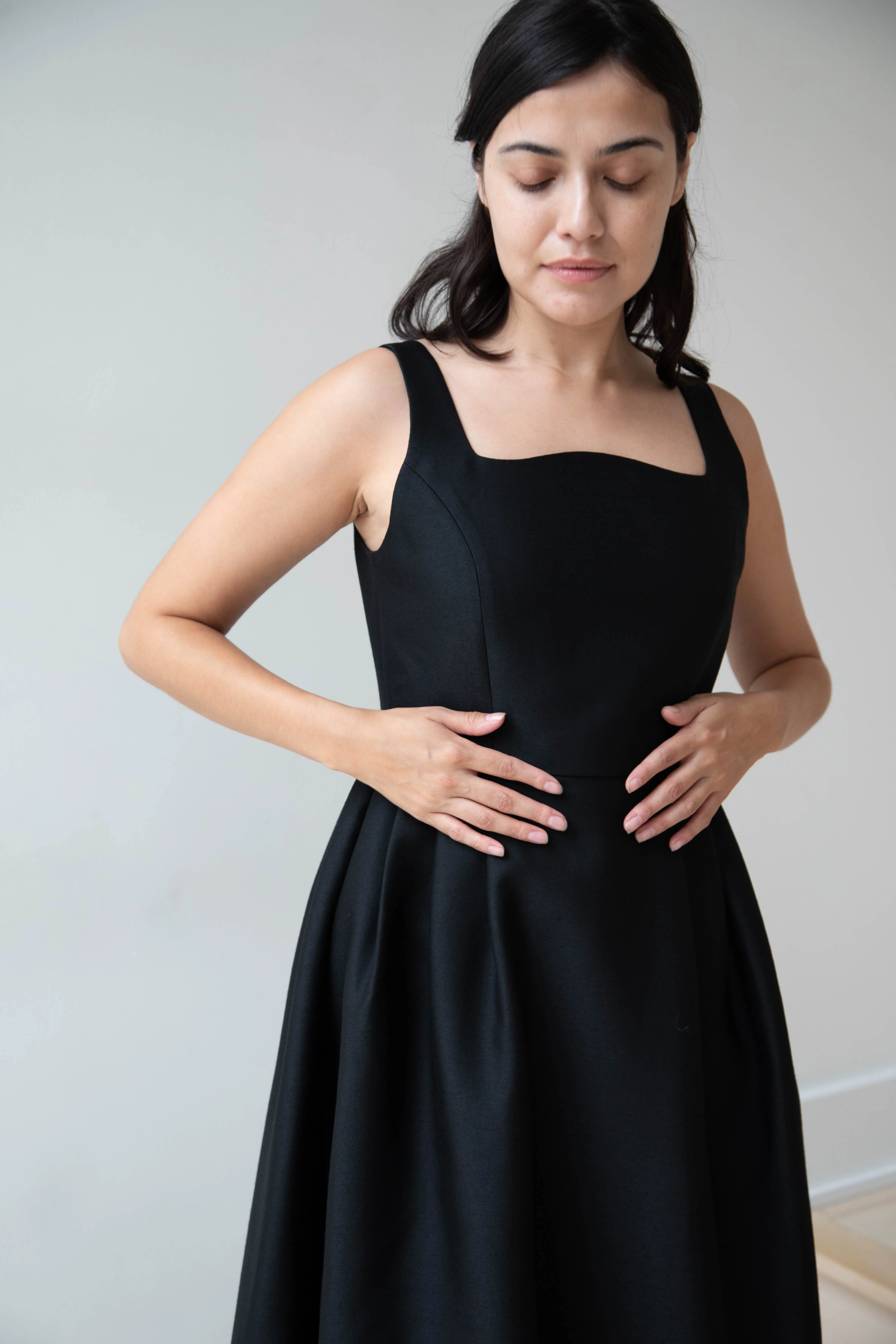 Sandbeige | Hepburn Dress in Black - Image 34