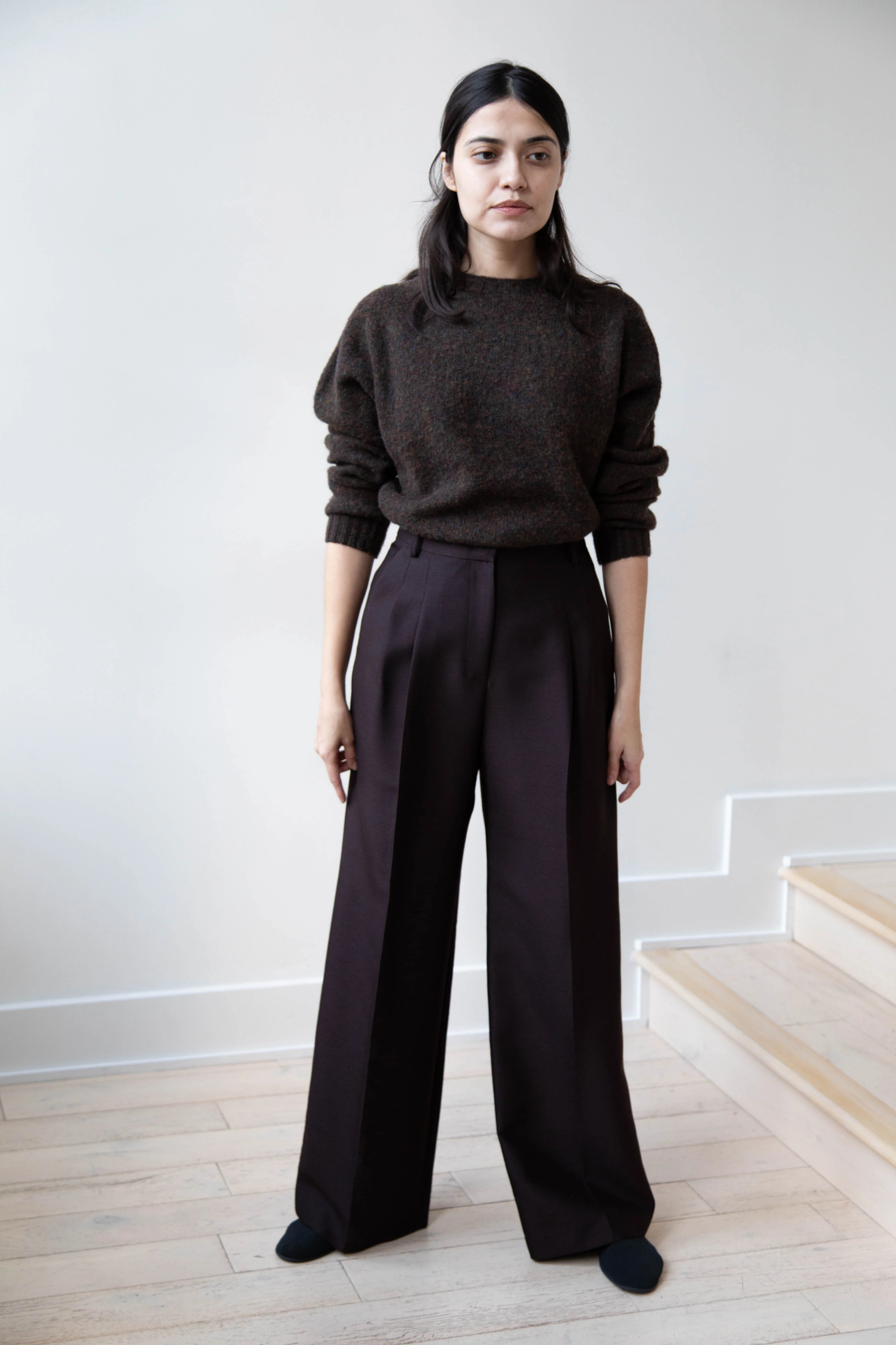 Sandbeige | Iris Pants in Dark Brown - Image 12