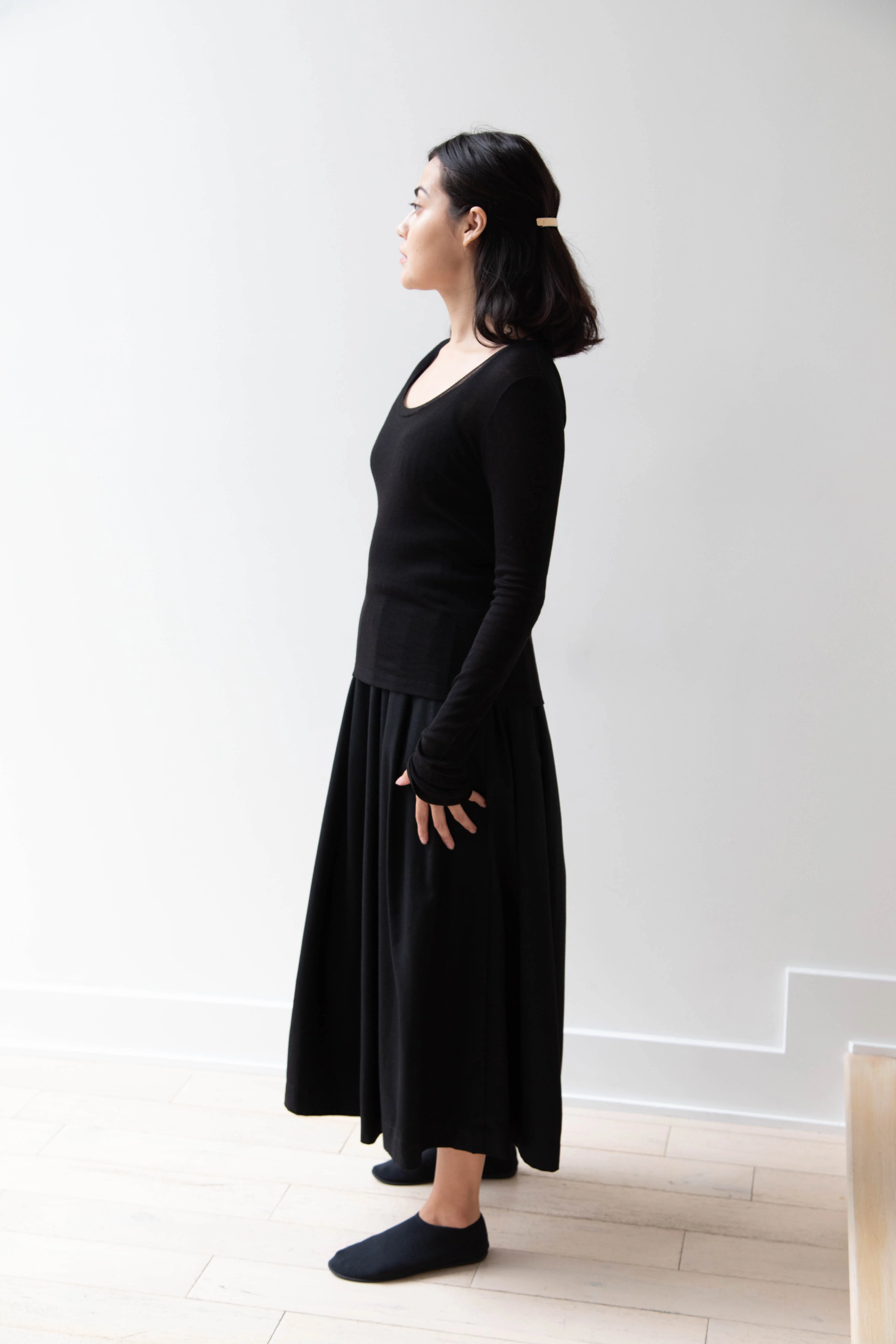 Sandbeige | Lowell Longsleeve T-Shirt in Black - Image 9