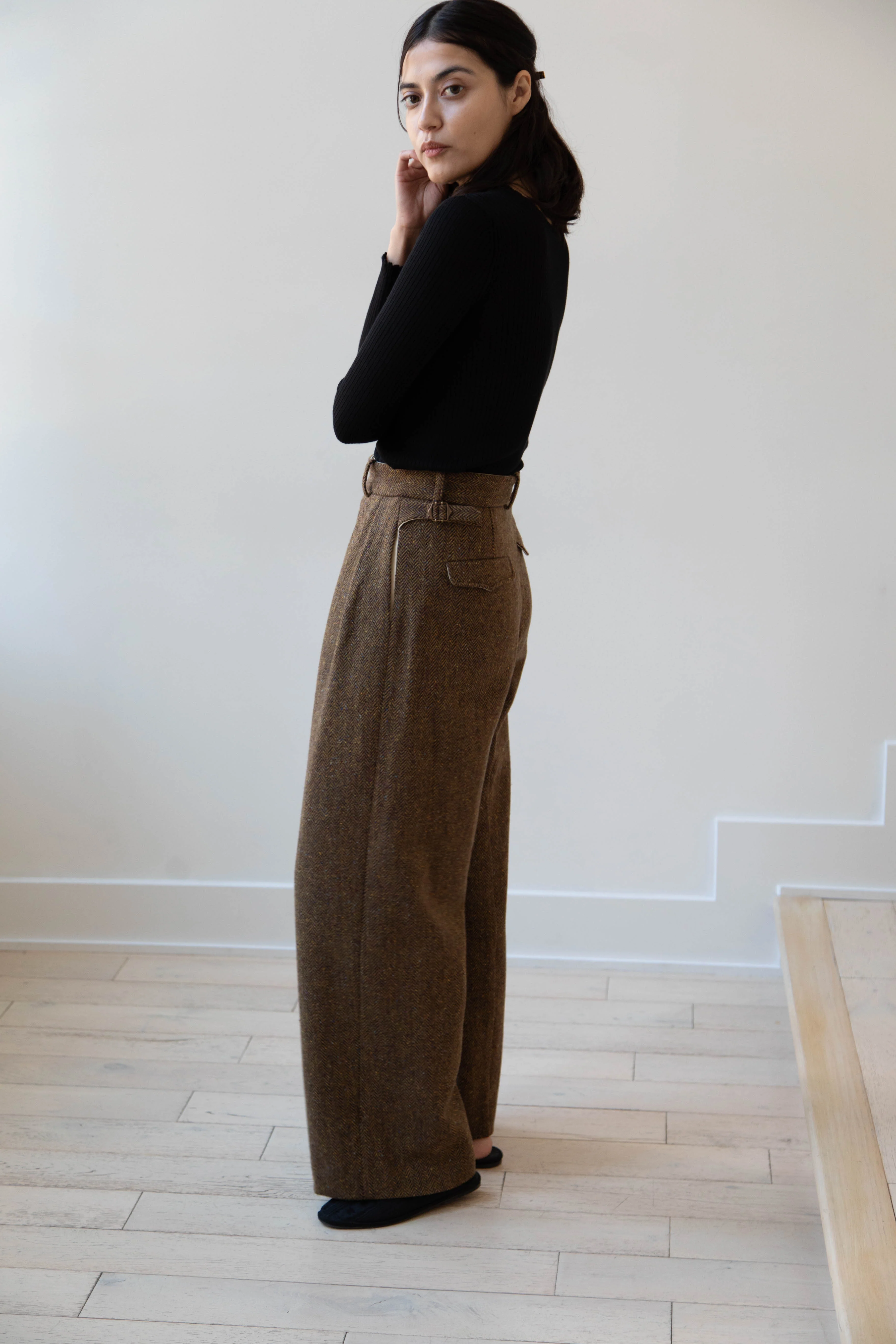 Seventyfive | Pleated Trouser in Donegal Herringbone - Image 28
