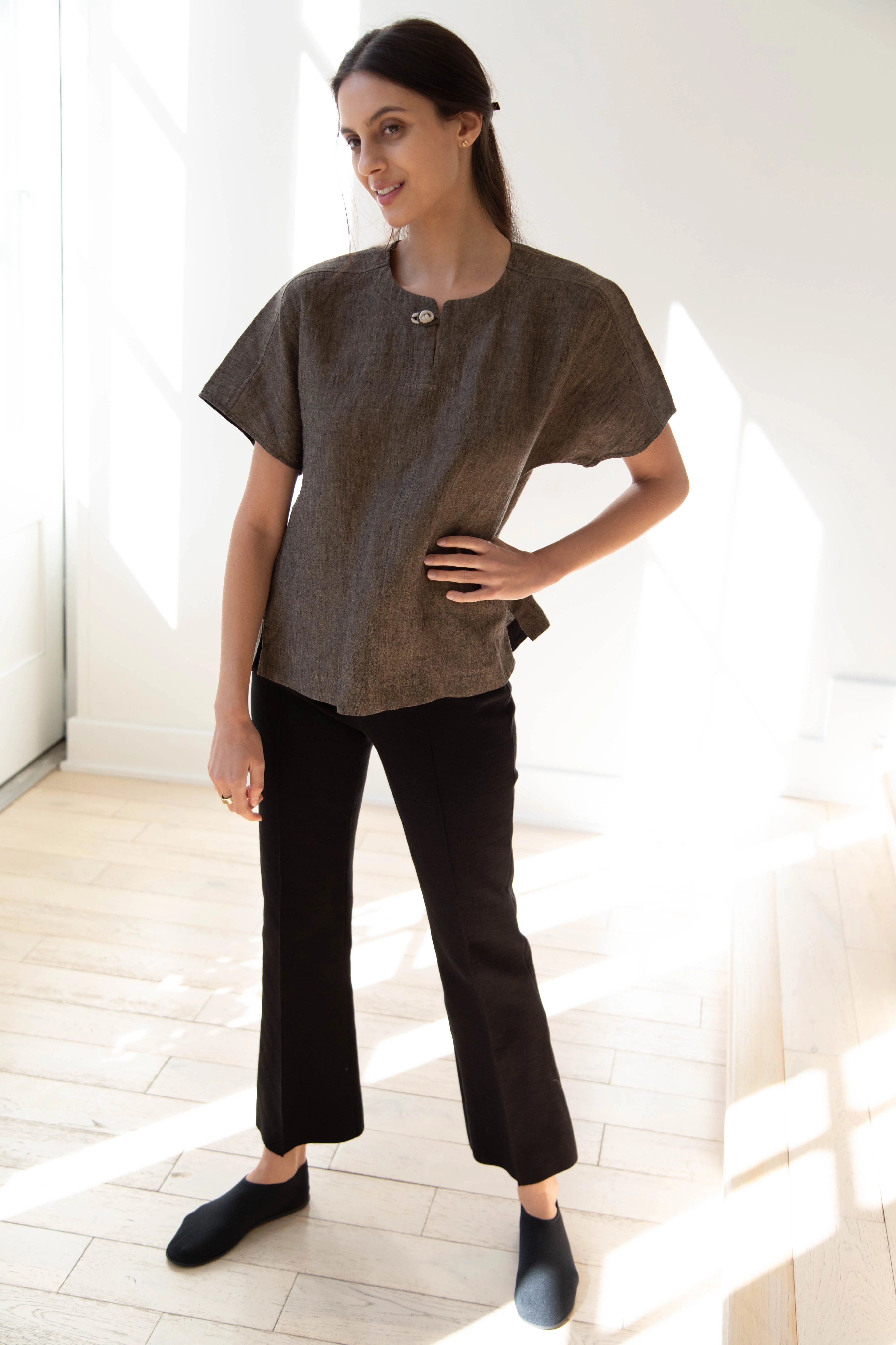 Seventyfive | Short Sleeve Top in Walnut Linen - Image 11
