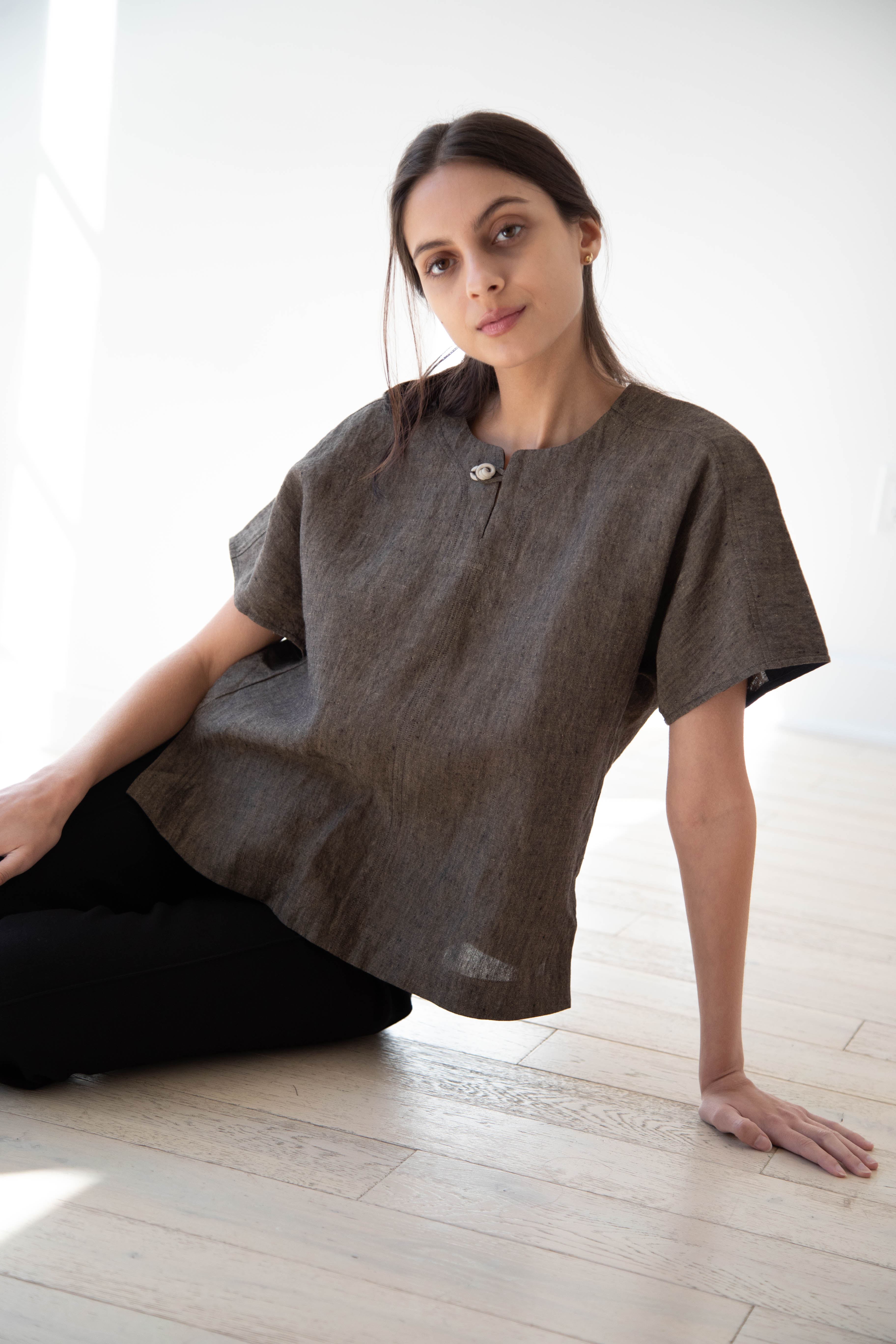 Seventyfive | Short Sleeve Top in Walnut Linen - Image 12