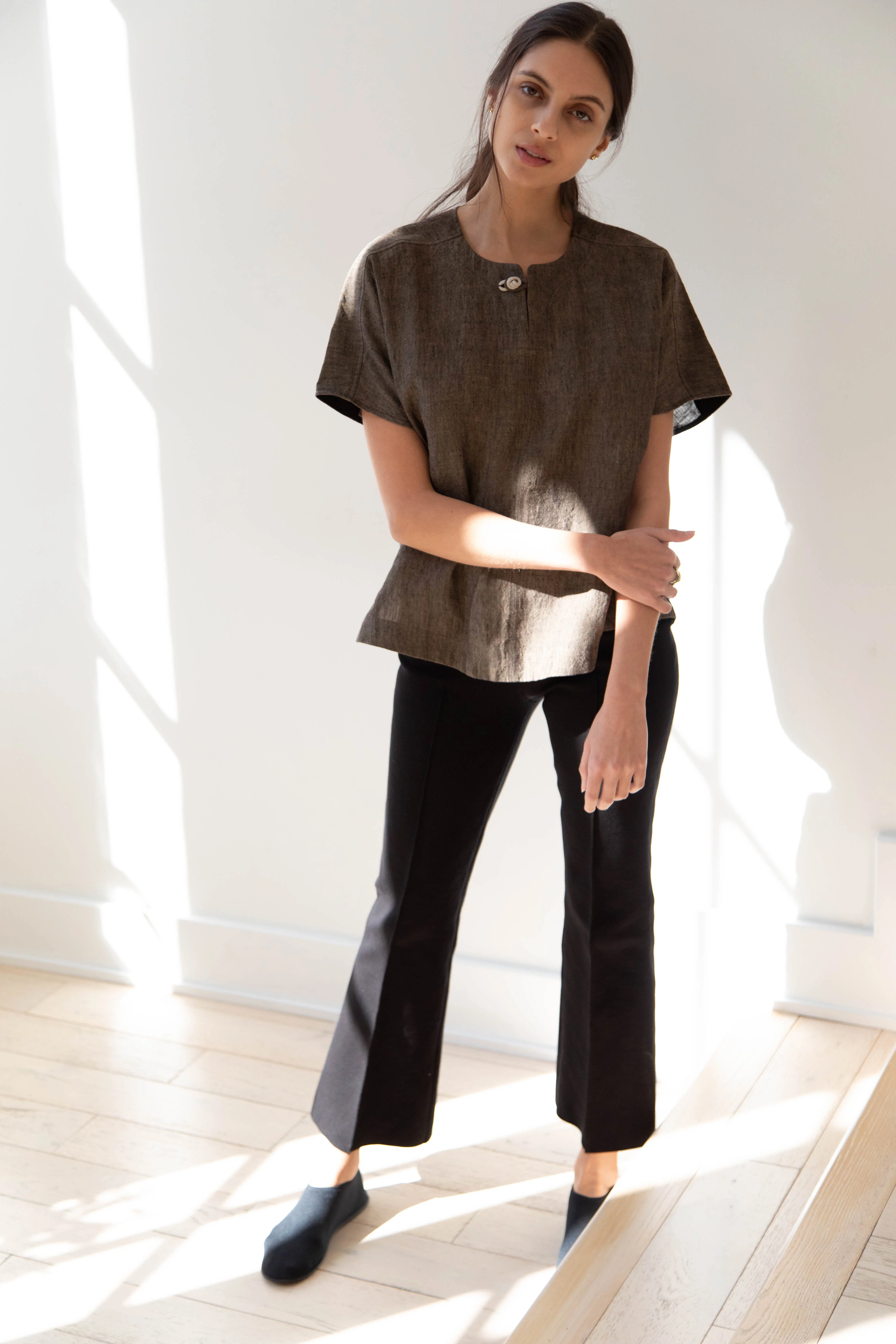 Seventyfive | Short Sleeve Top in Walnut Linen - Image 2