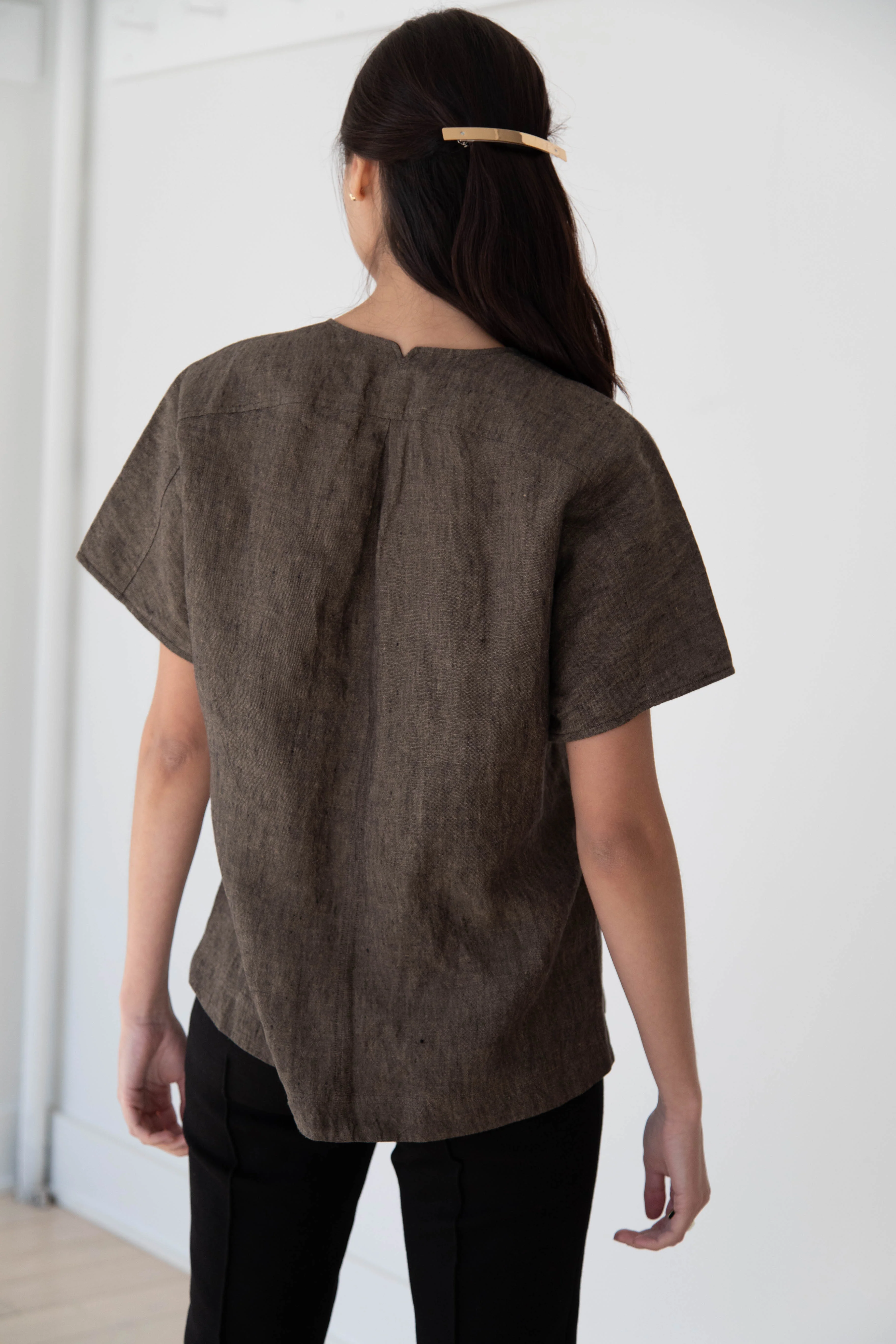 Seventyfive | Short Sleeve Top in Walnut Linen - Image 26